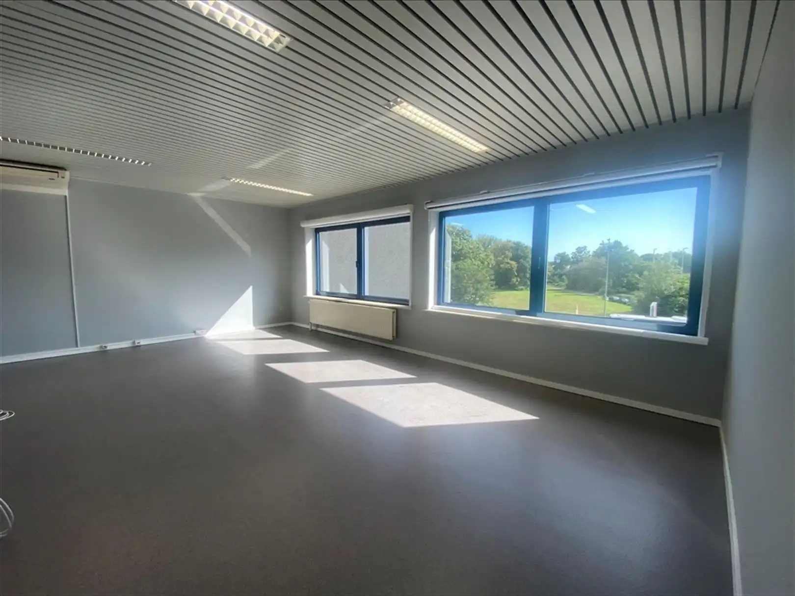 Comfortabele kantoren op zichtlocatie aan het klaverblad in Sint-Denijs-Westrem foto 5