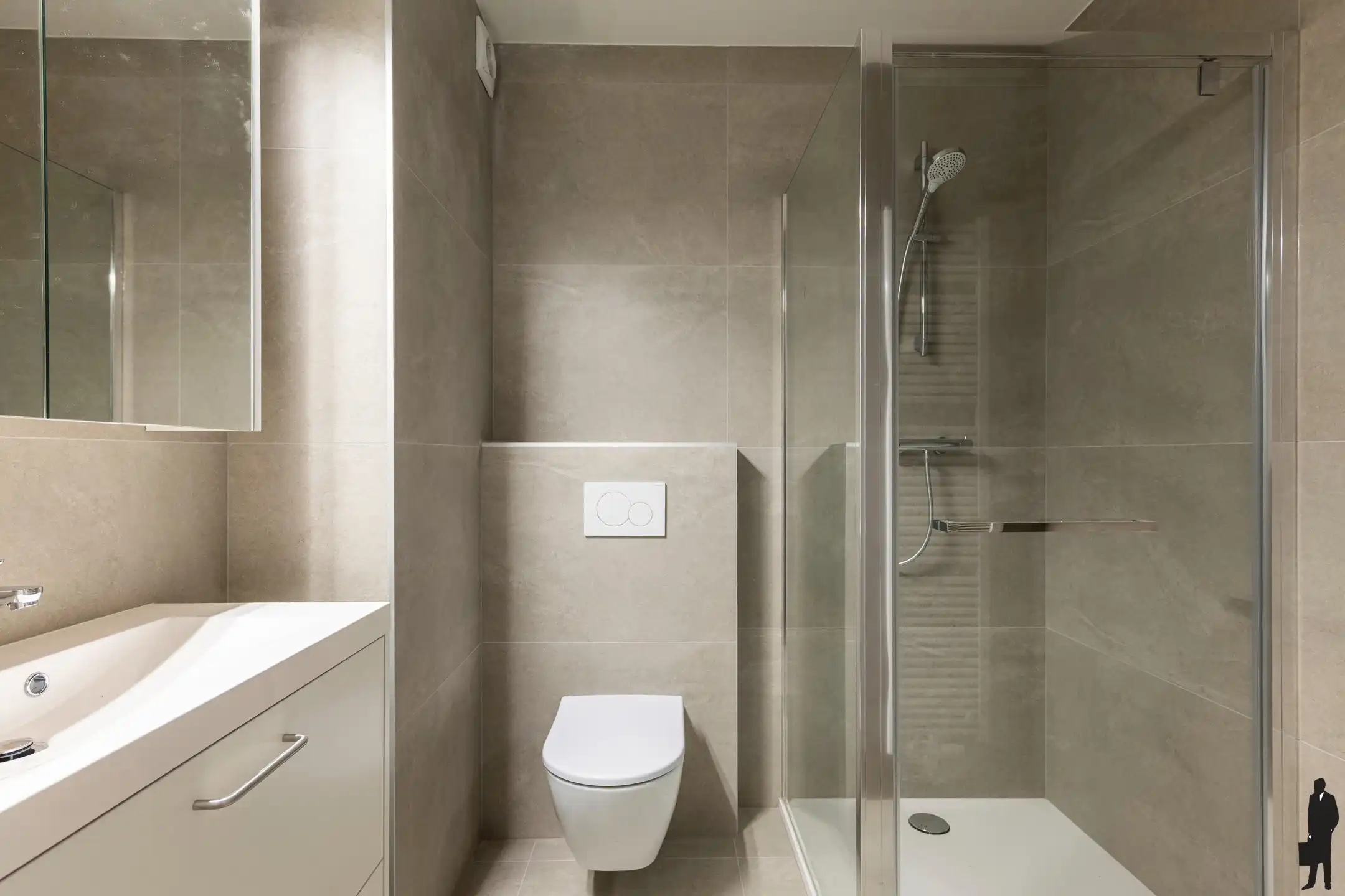 Ruim instapklaar appartement met 2 slaapkamers en terras foto 9