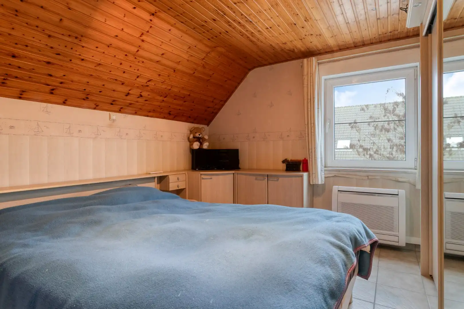 Instapklare gezinswoning met ruime tuin en dubbele garage in Poelkapelle foto 14