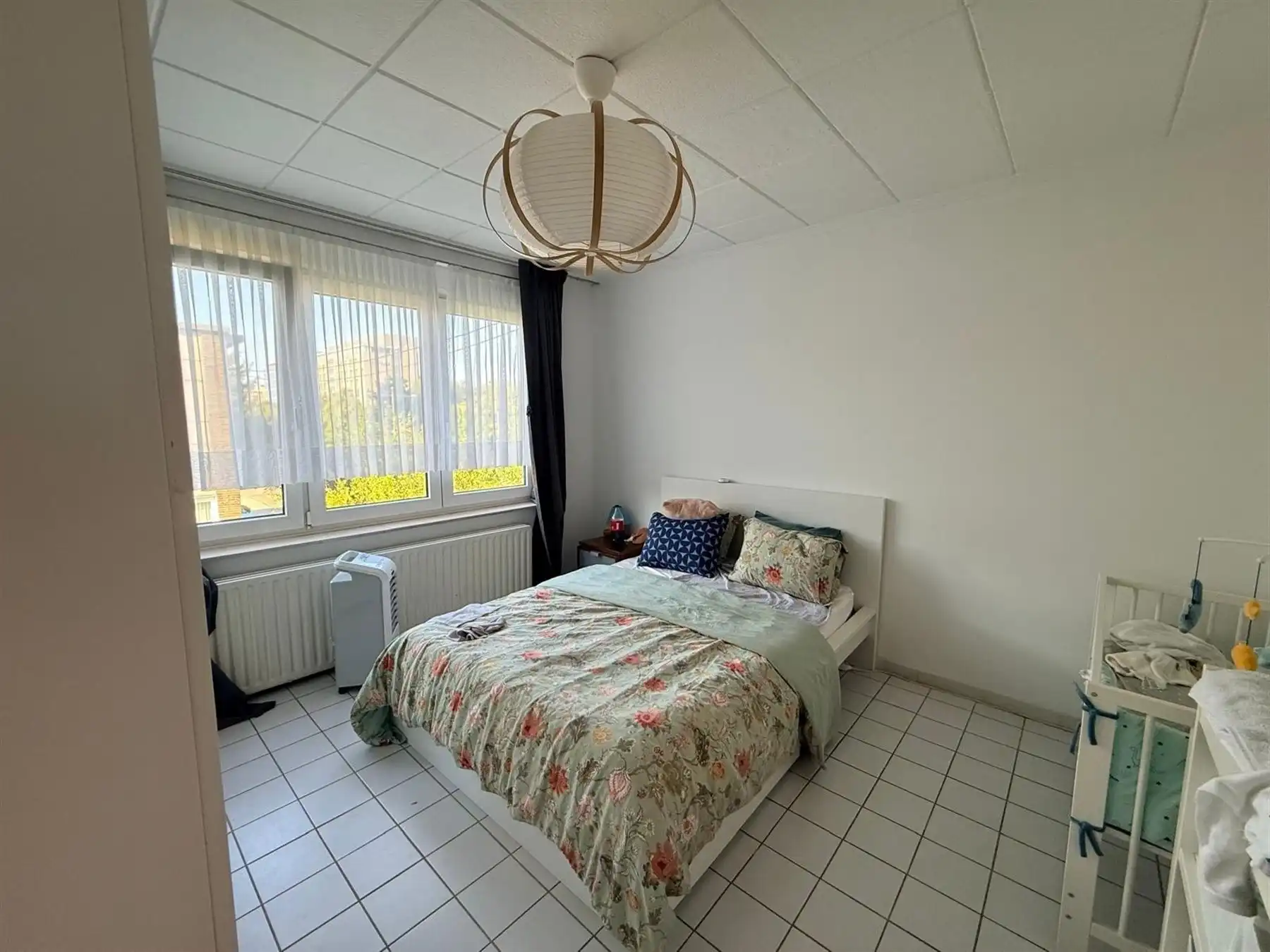 RESIDENTIEEL GELEGEN 3-GEVEL WONING VLAKBIJ NAVO! foto 8