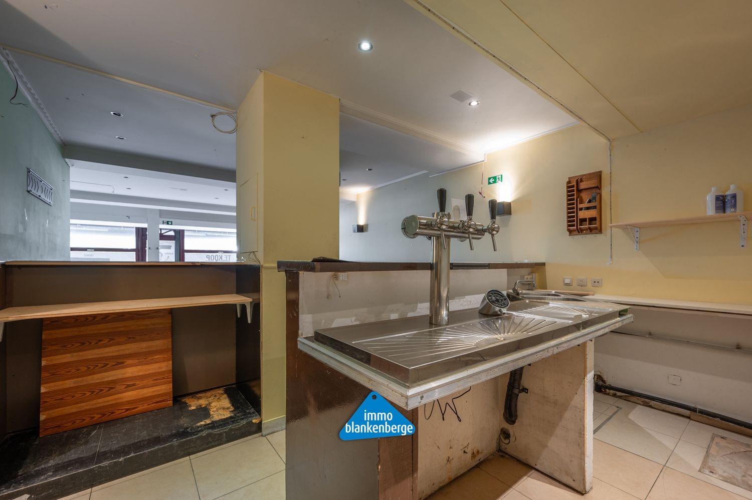 Handelspand op topligging bij de jachthaven – ideaal voor horeca foto 8