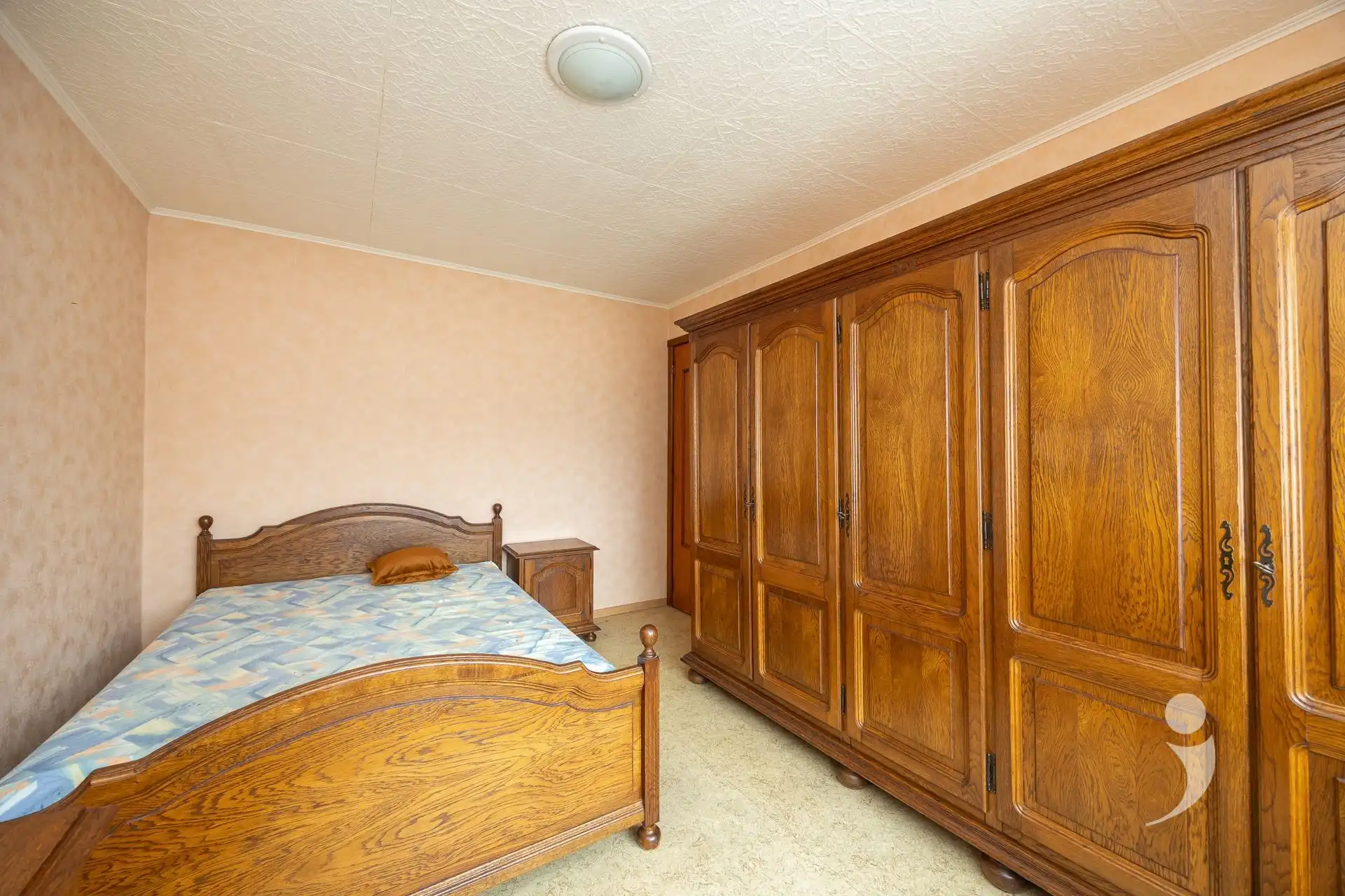 Te renoveren woning met vier slaapkamers!  foto 20