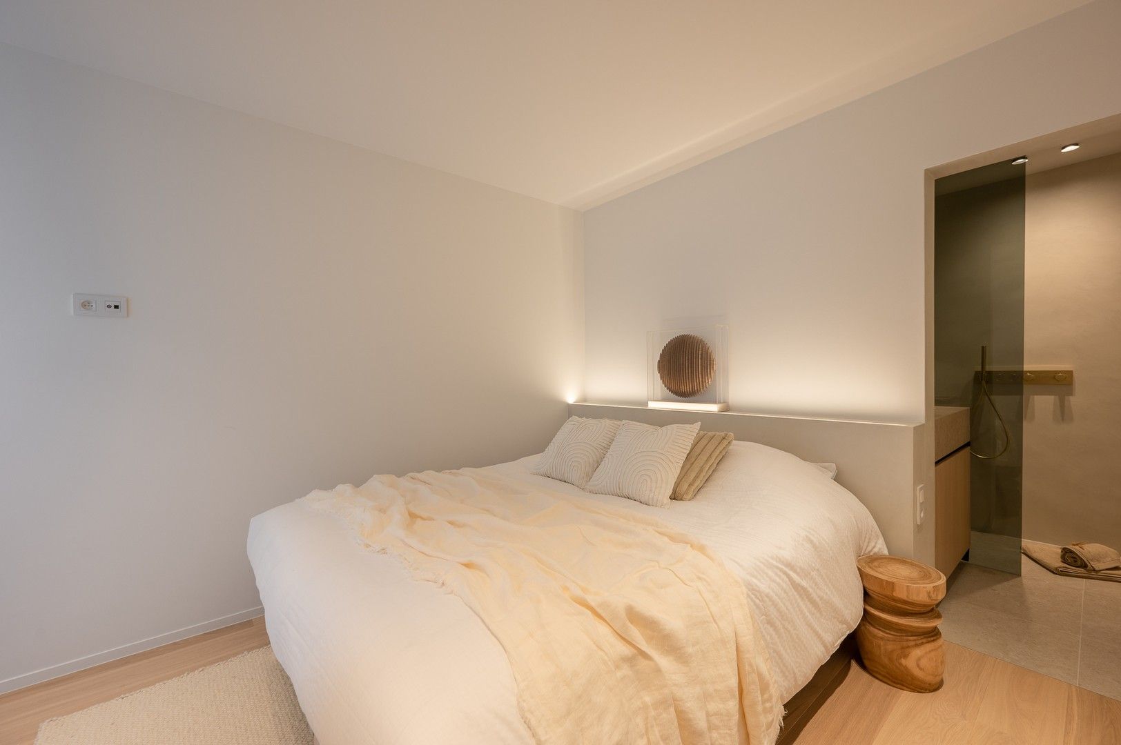 Luxueus gerenoveerd hoekappartement met zeezicht vlakbij de wandeldijk in het Zoute. foto 19