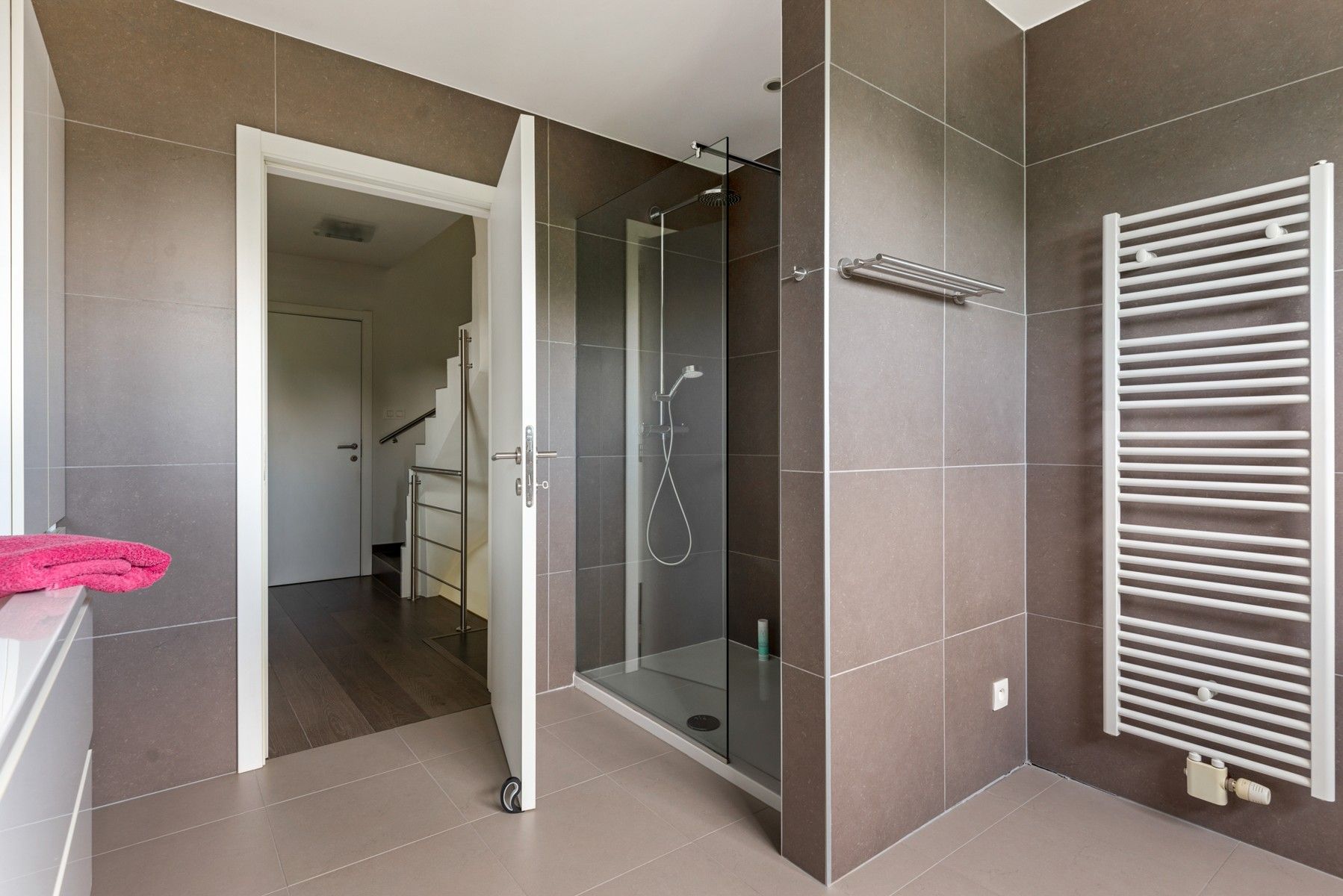 Prachtige woning op uitstekende ligging met garage foto 15