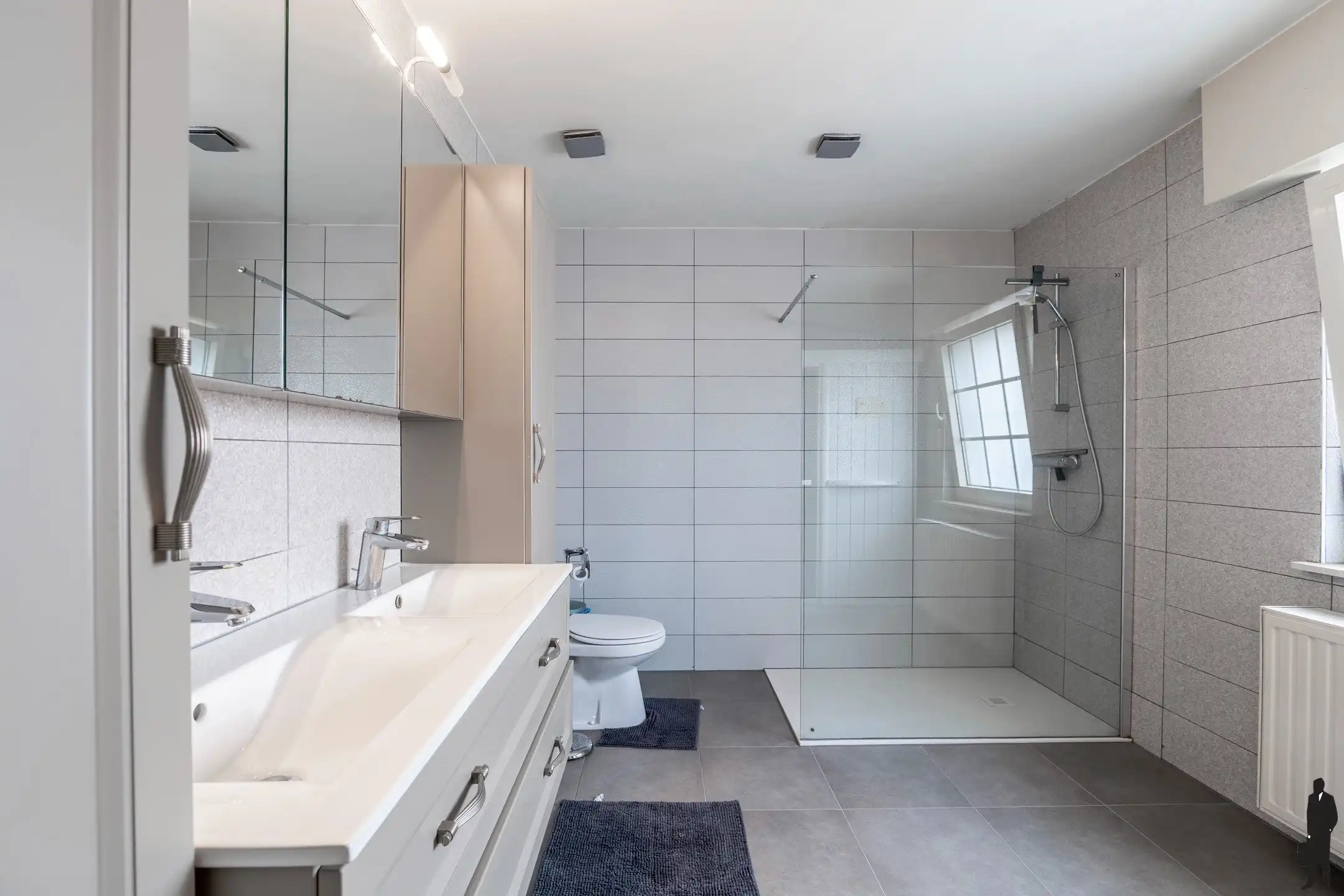 Recente villa met 6 slpks. te Lommel nabij Nederlandse grens foto 15