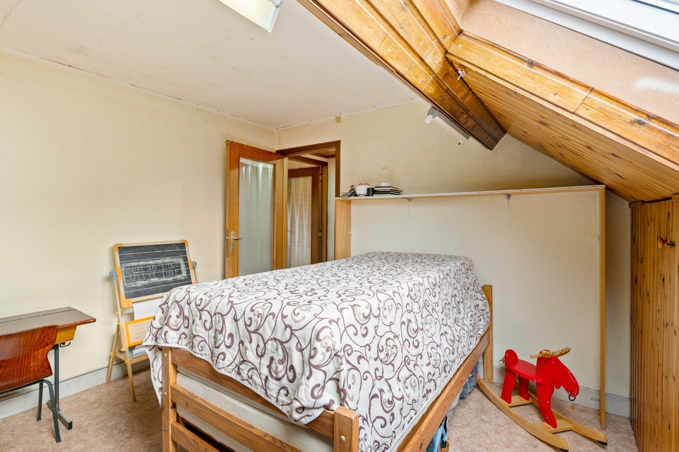 Knusse, centraal gelegen woning met 2 slpk. en garage foto 16