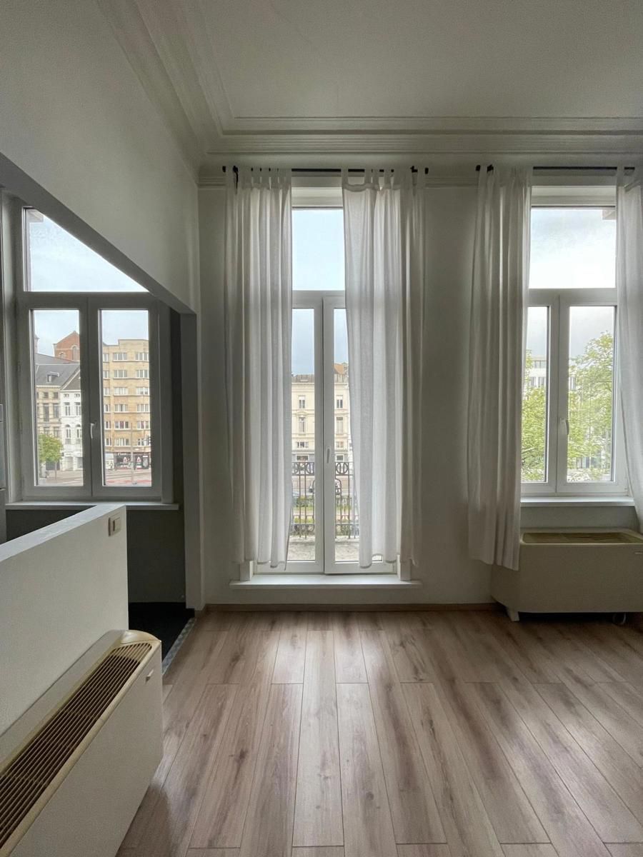 Stijlvol appartement met terras in hartje Antwerpen foto 3