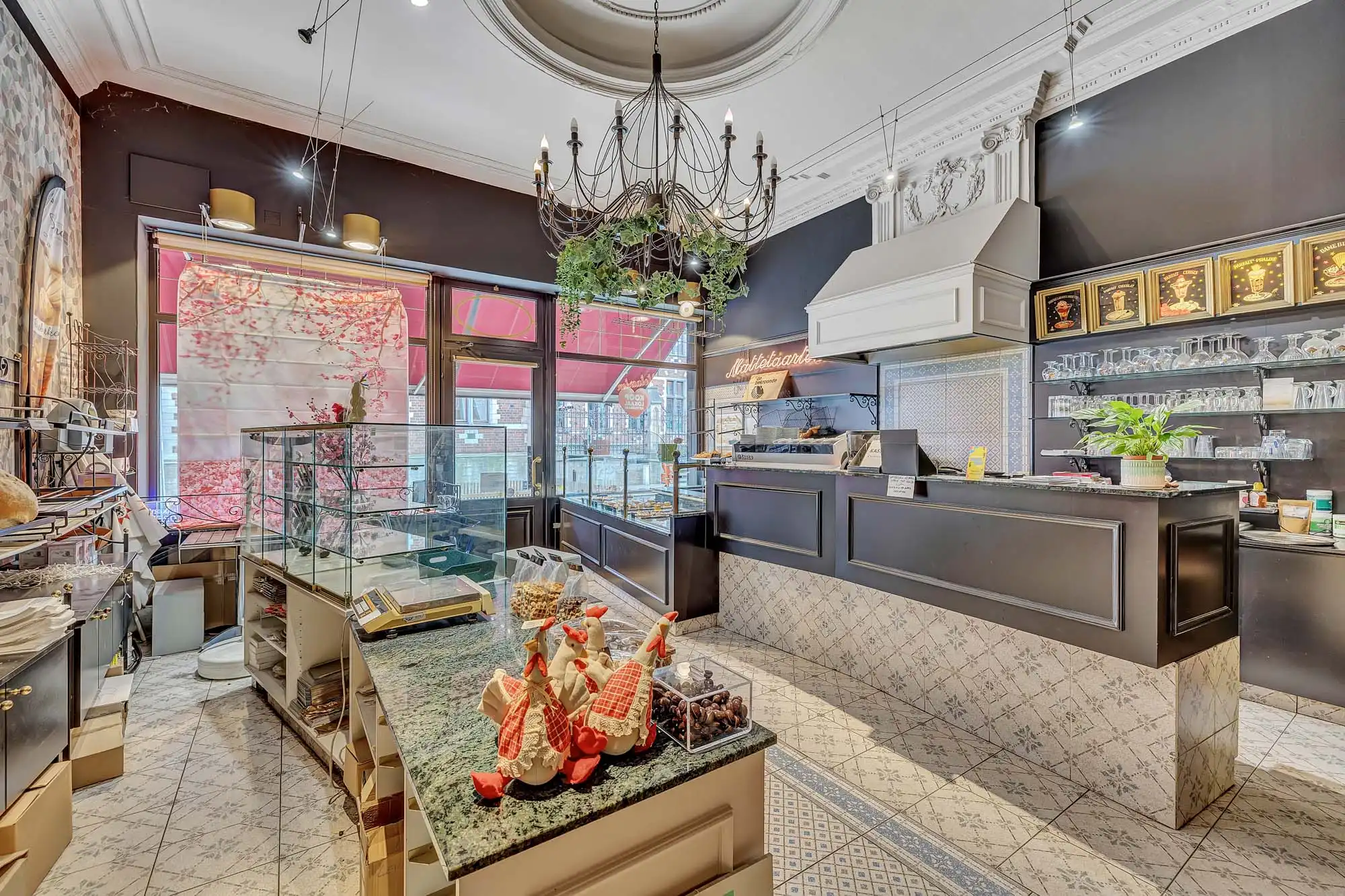 Op strategische uitvalsbasis bevindt zich deze handelswoning foto 5