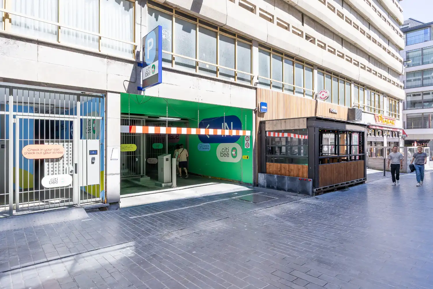 Overdekte standplaats in cetrum foto 3