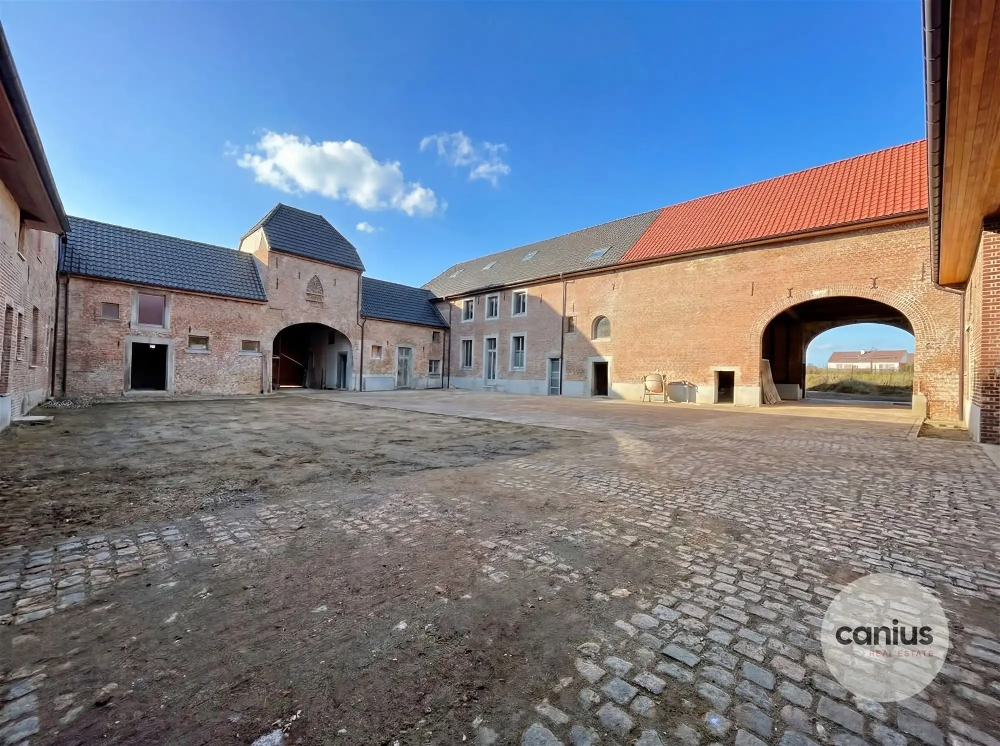 WONEN IN DE PAREL VAN HASPENGOUW foto 2