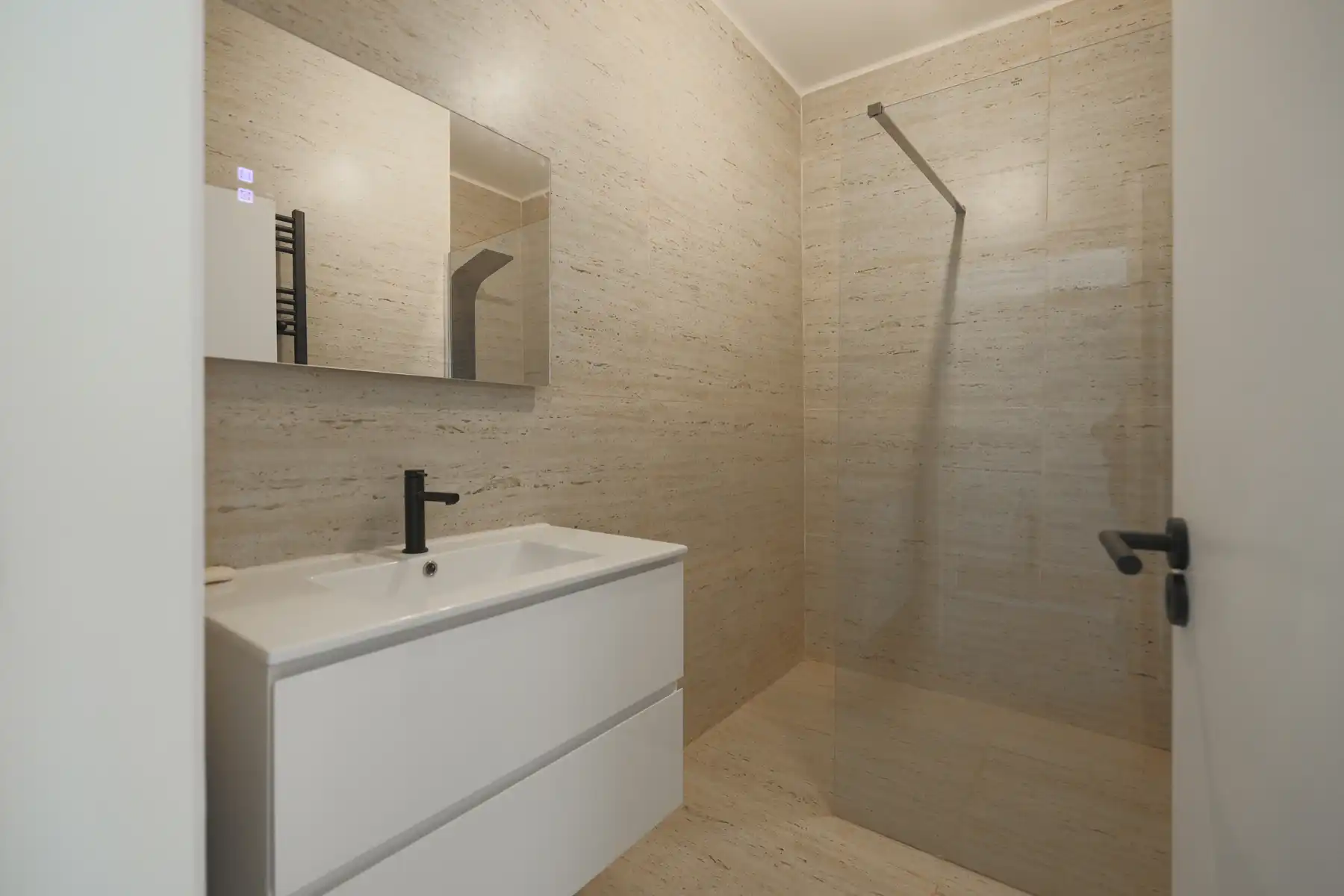Gelijkvloers 3 SLK appartement met tuin en 2 badkamers foto 16