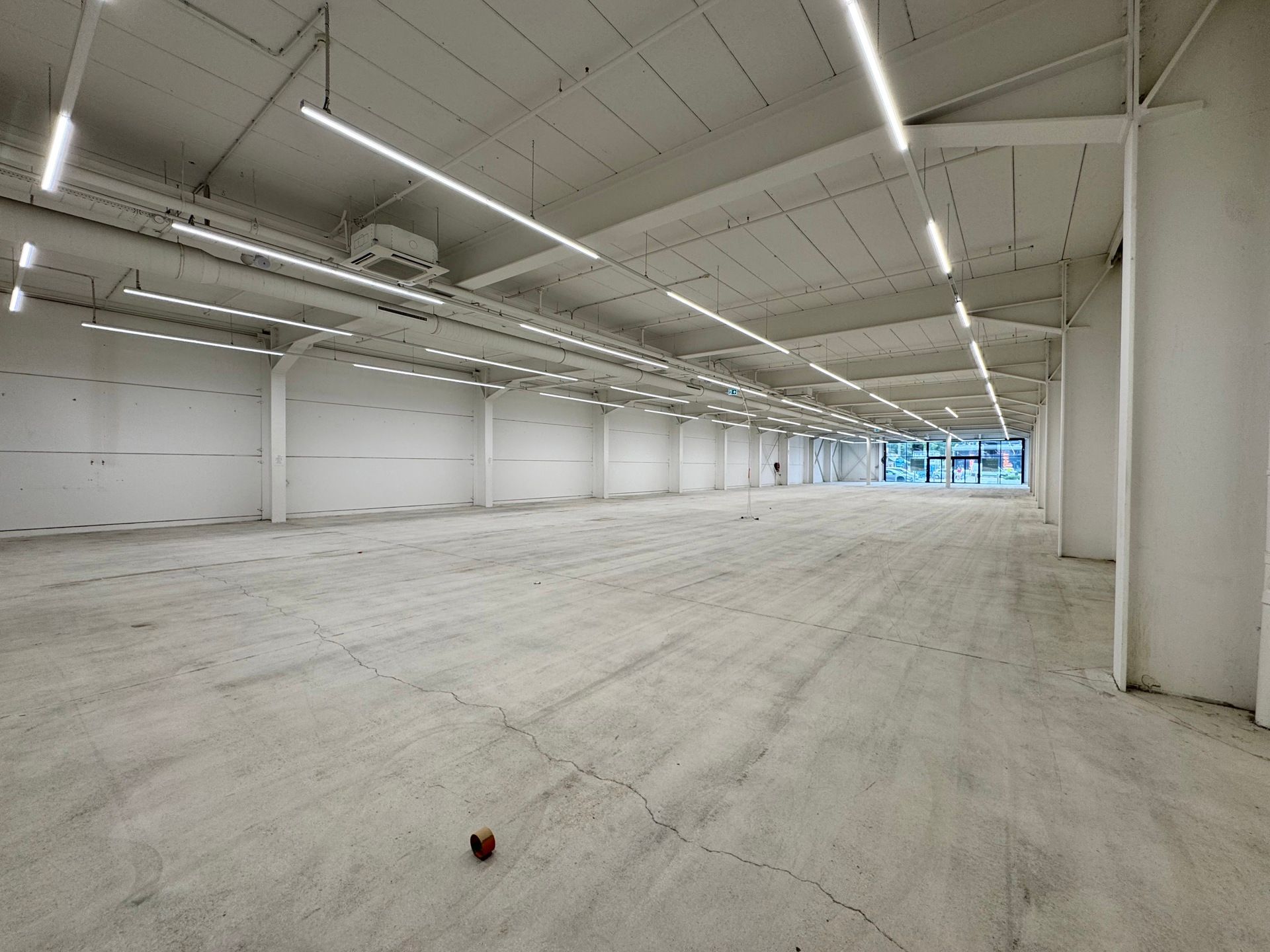 Baanwinkel op een AAA-locatie te huur te Schoten!  foto 7
