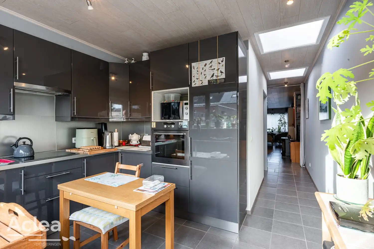 Goed gelegen woning met 3 slaapkamers én garage foto 6