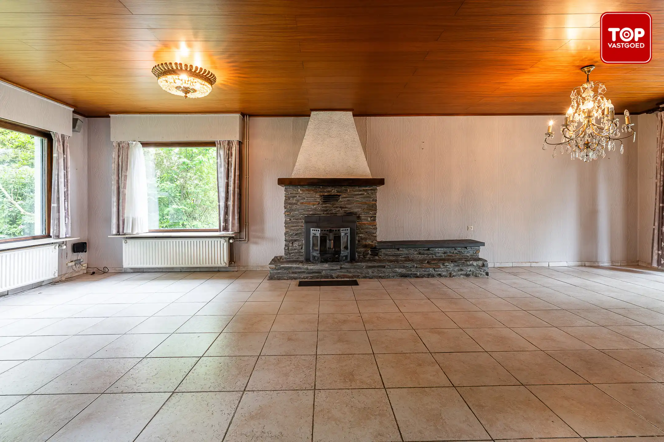 Te renoveren bungalow met charmante tuin op een toplocatie. foto 8