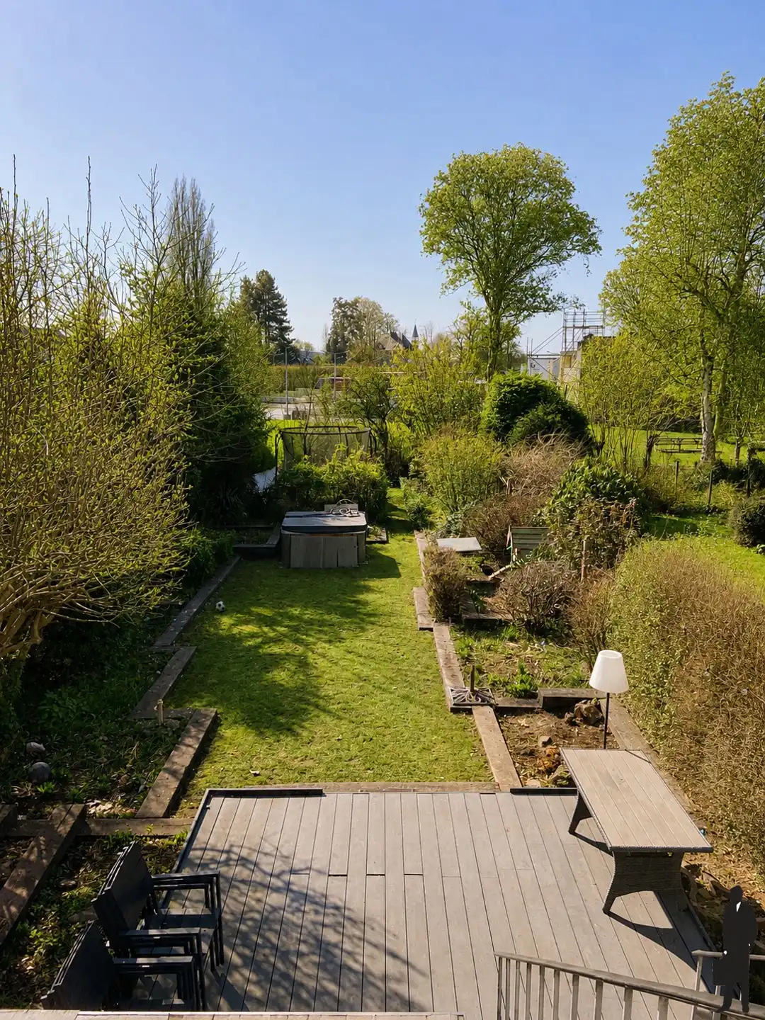 Ruime woning met 5 slpk, zonnige tuin & tal van mogelijkheden foto 2
