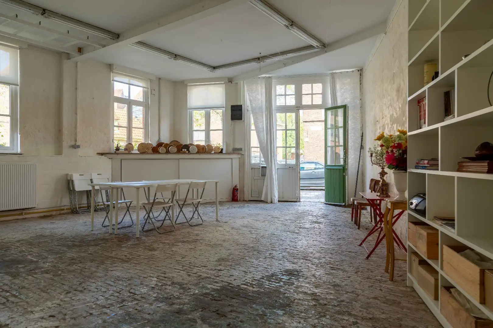 Woning met groot atelier in St-Gilliskwartier foto {{pictureIndex}}