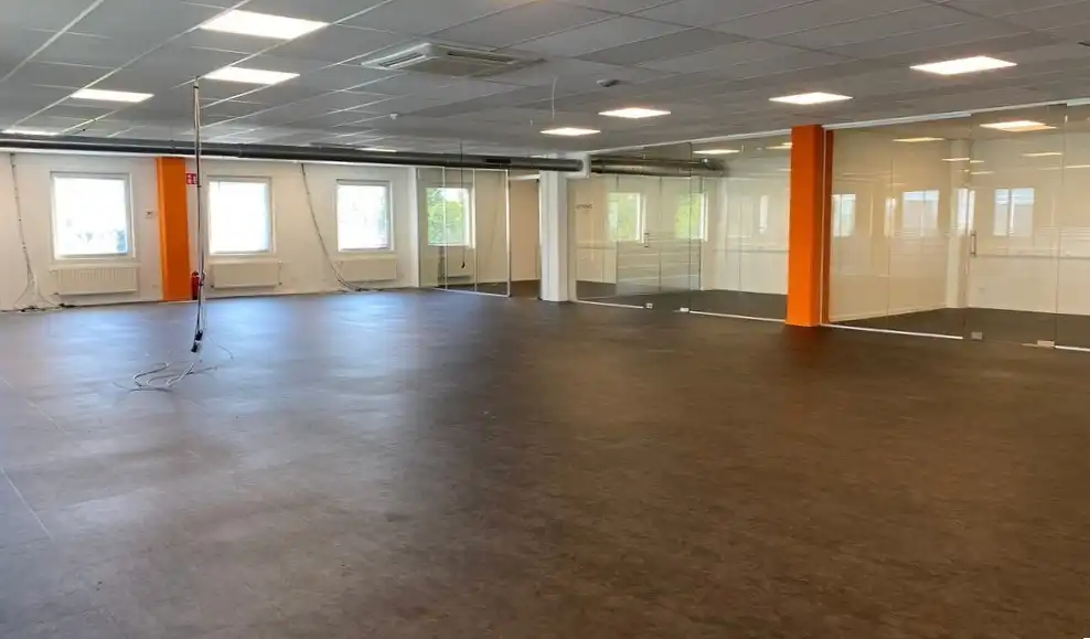 Ingedeeld kantoorverdiep te huur nabij N47 in Lokeren foto 16