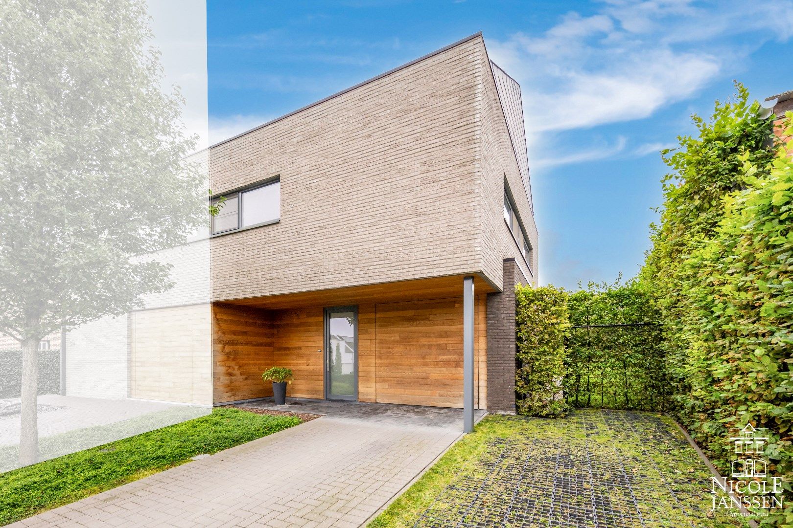 Moderne halfopen nieuwbouwwoning met drie slaapkamers  foto 1