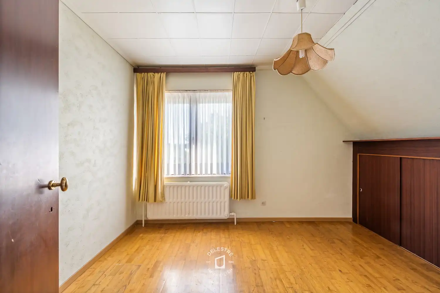 Ruimte, rust en potentieel: solide gezinswoning met volledige onderkeldering op 1.156 m² foto 14