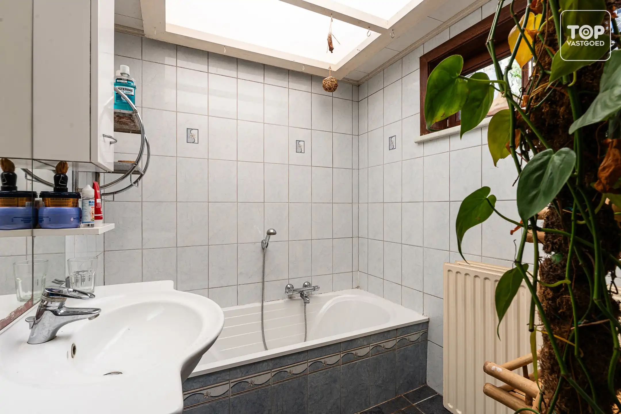 Ontdek deze te renoveren woning met 4 slaapkamers te Mariakerke! foto 12