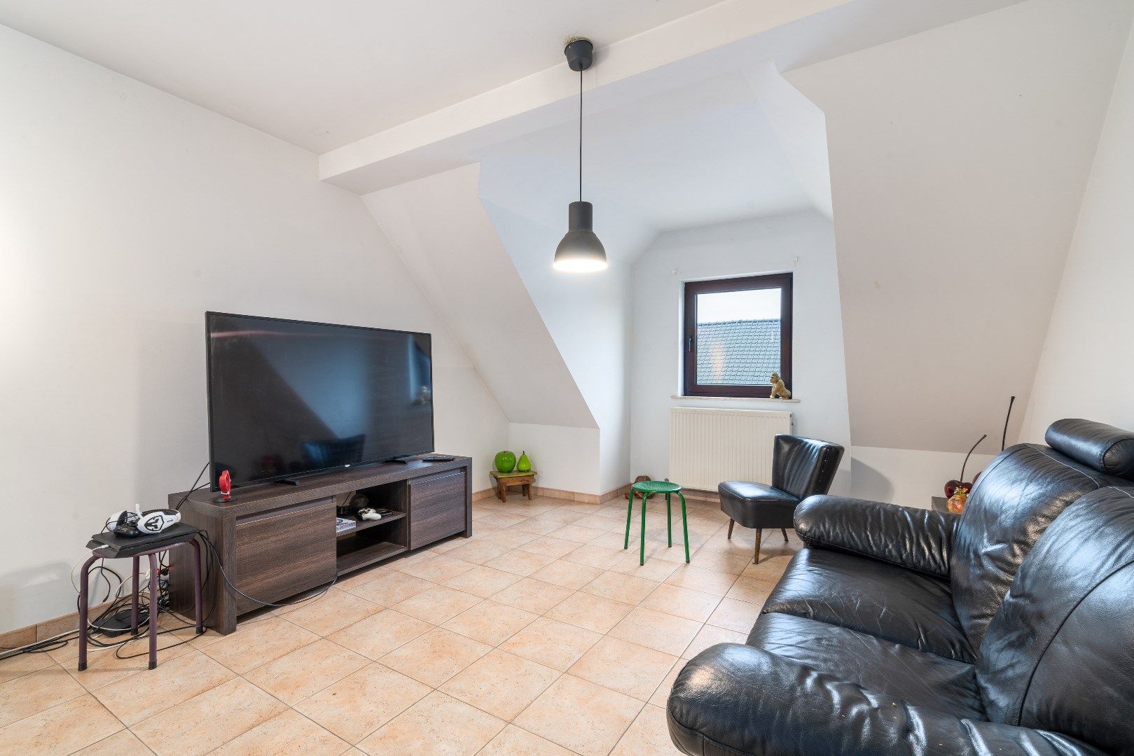 Instapklaar appartement met terras nabij het centrum van Lokeren foto 2