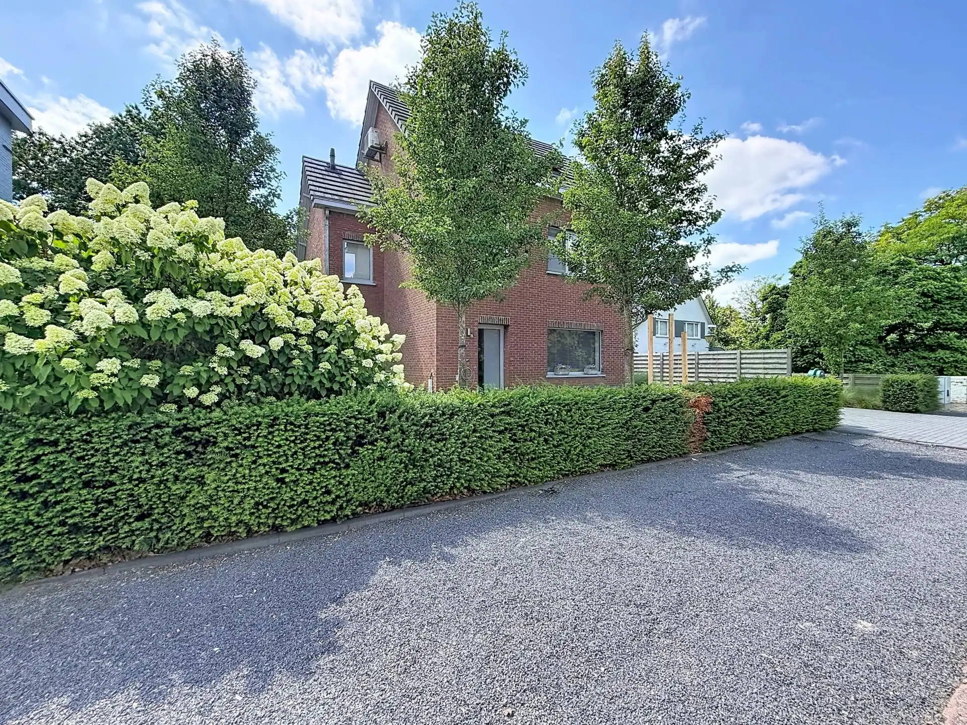 Verrassend ruime instapklare woning met 3 slaapkamers op een mooi perceel. foto 48