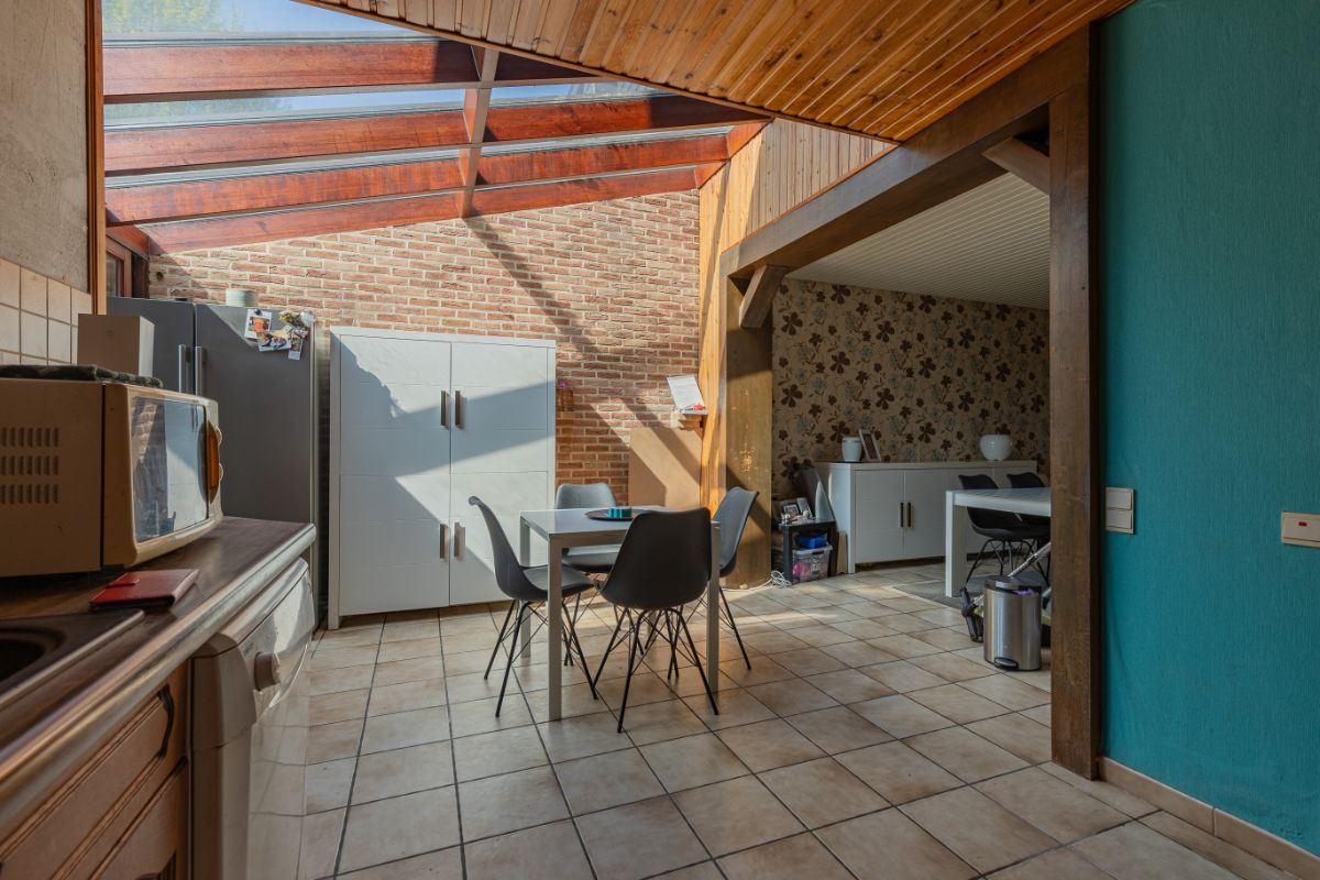 Ruime renovatiewoning met tuin foto 6