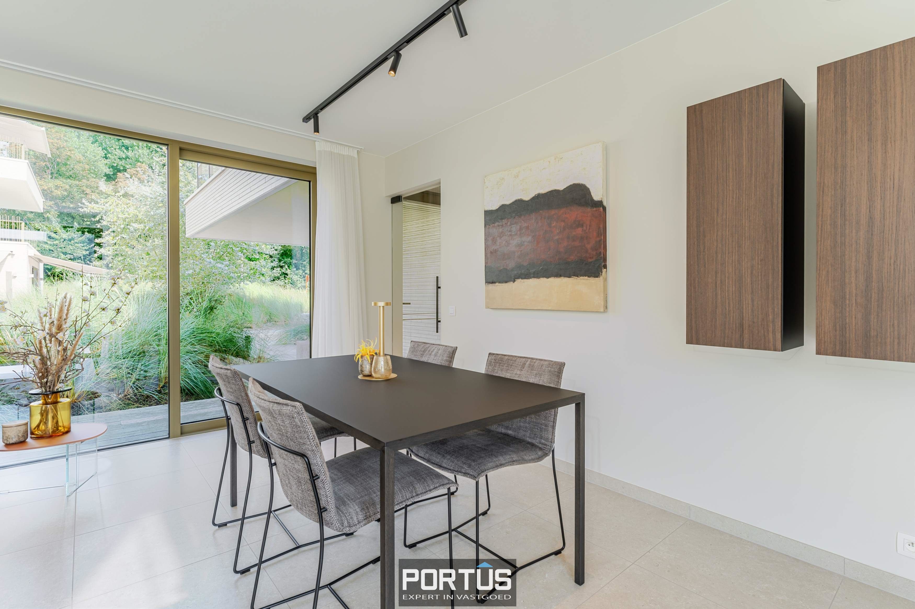 Recent instapklaar gelijkvloers appartement met 2 slaapkamers te koop foto 8