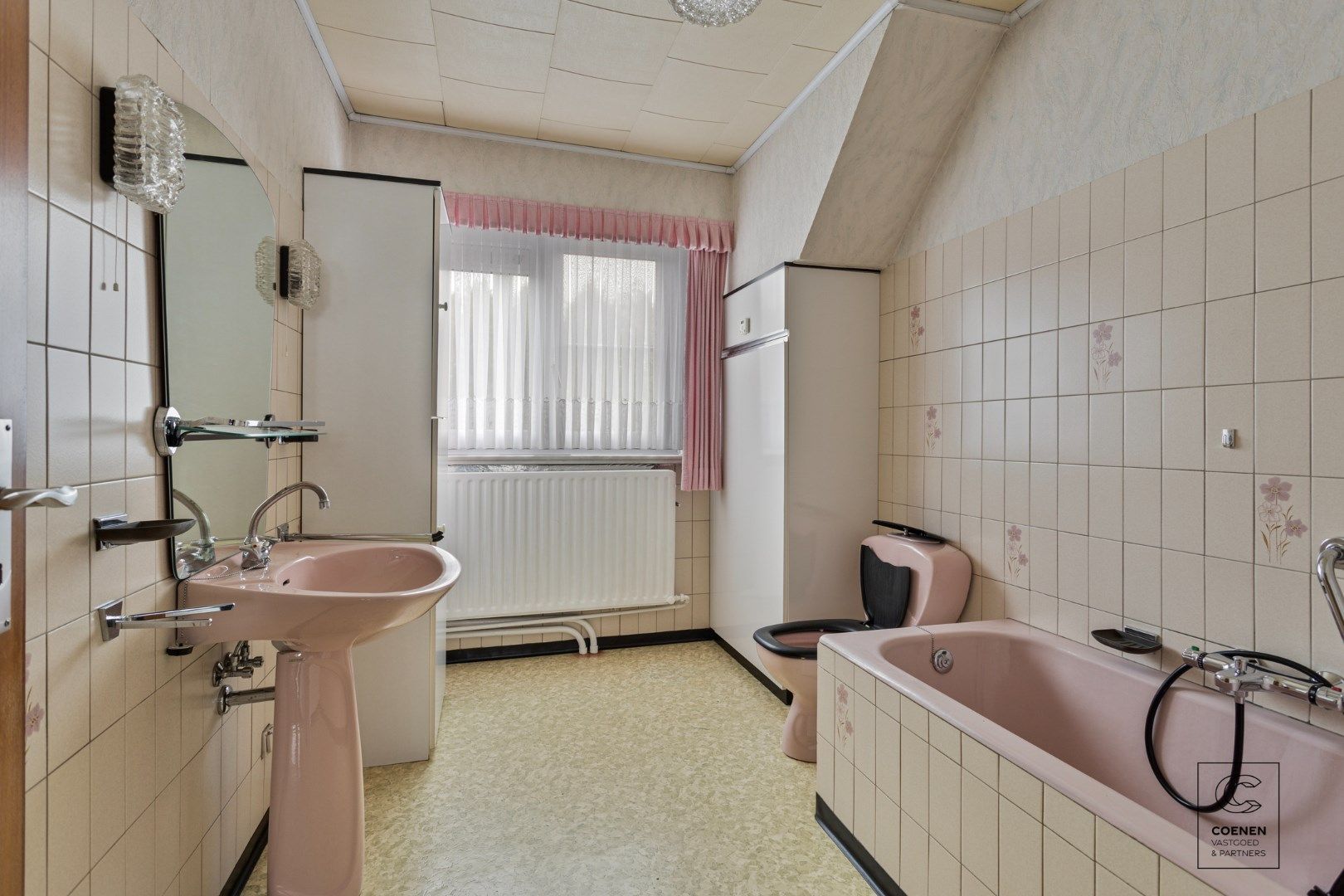 Unieke renovatiekans op 1673m² in Sint-Job: 2 slaapkamers, garage en tal van mogelijkheden! foto 20