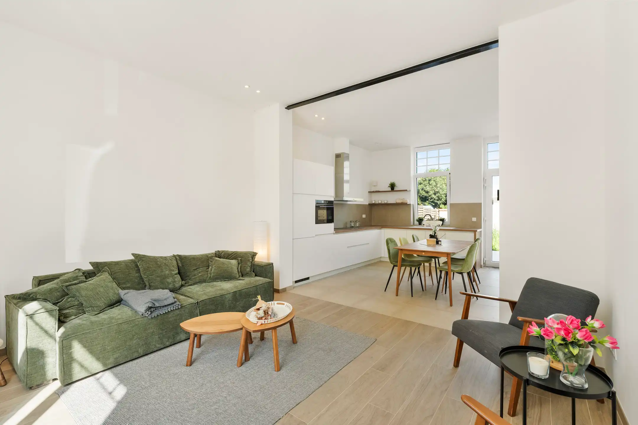 Instapklare topper met 5 slaapkamers en tuin in Moen foto 2