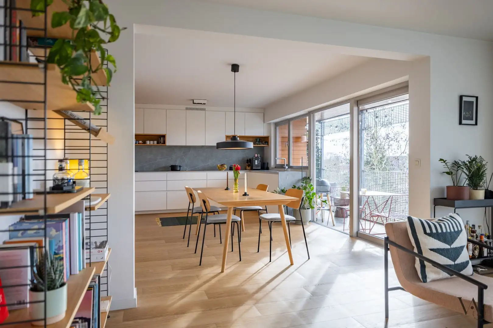 Ruim en lichtrijk duplexappartement met 4 slaapkamers, terras en ondergrondse parking nabij Gasthuisberg foto 2