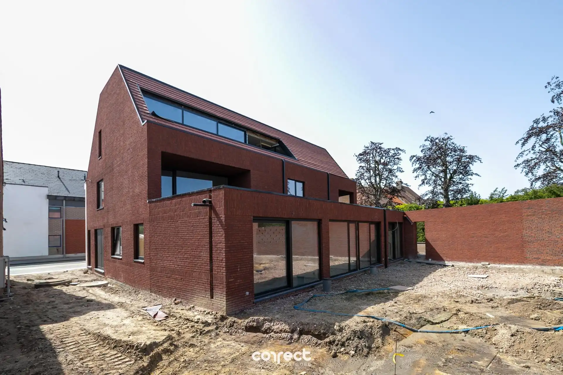 Prachtig en ruim appartement met mooi zongericht terras op de tweede verdieping, 2 slaapkamers waarvan één met annex bureelruimte. foto 12