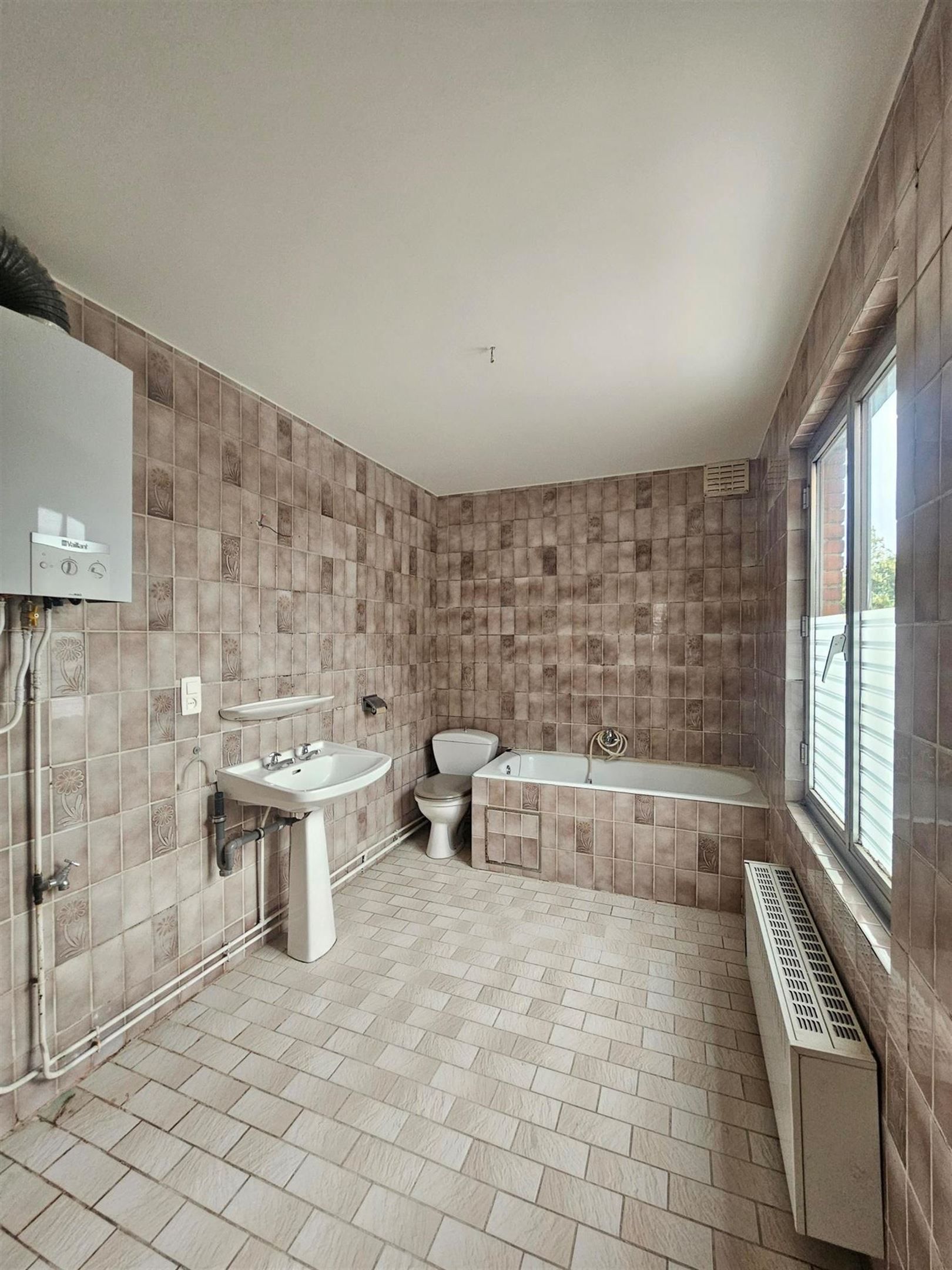 Zeer gunstig gelegen burgerwoning in autoluwe woonwijk. foto 9