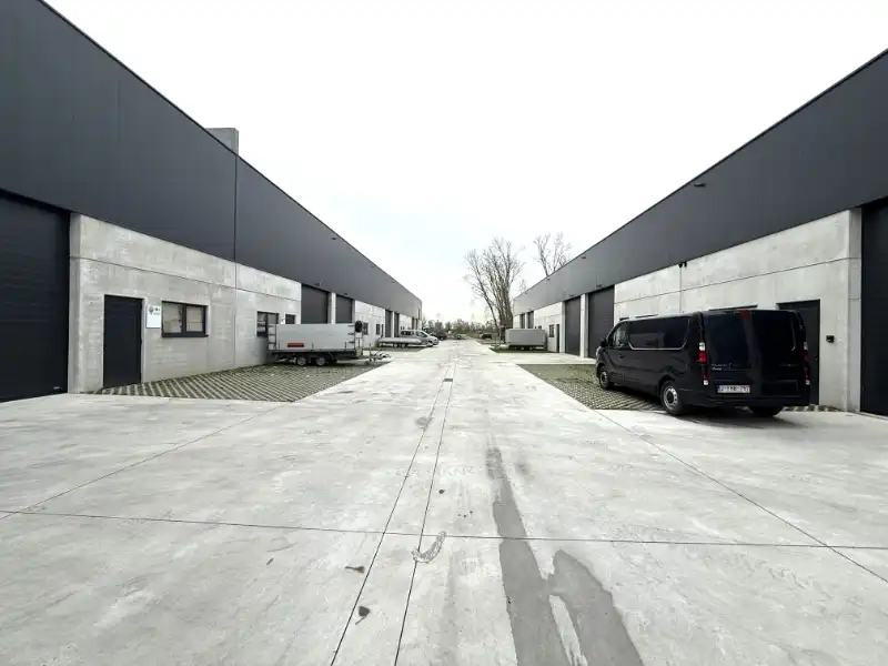 Recente KMO loods op zeer goede locatie foto 7