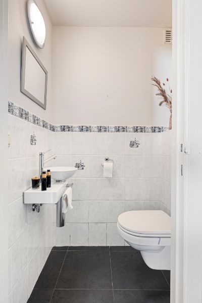 Verzorgd instapklaar twee slaapkamer gelijkvloersappartement met tuin en doorgang langs achteraan foto 13