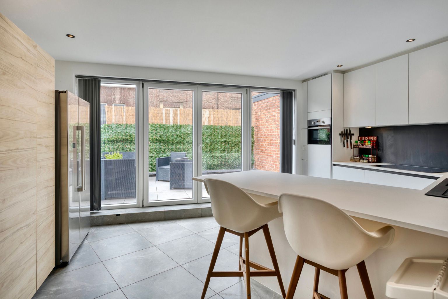 MOOI GERENOVEERDE WONING MET DAKTERRAS EN DUBBEL GARAGE foto 9