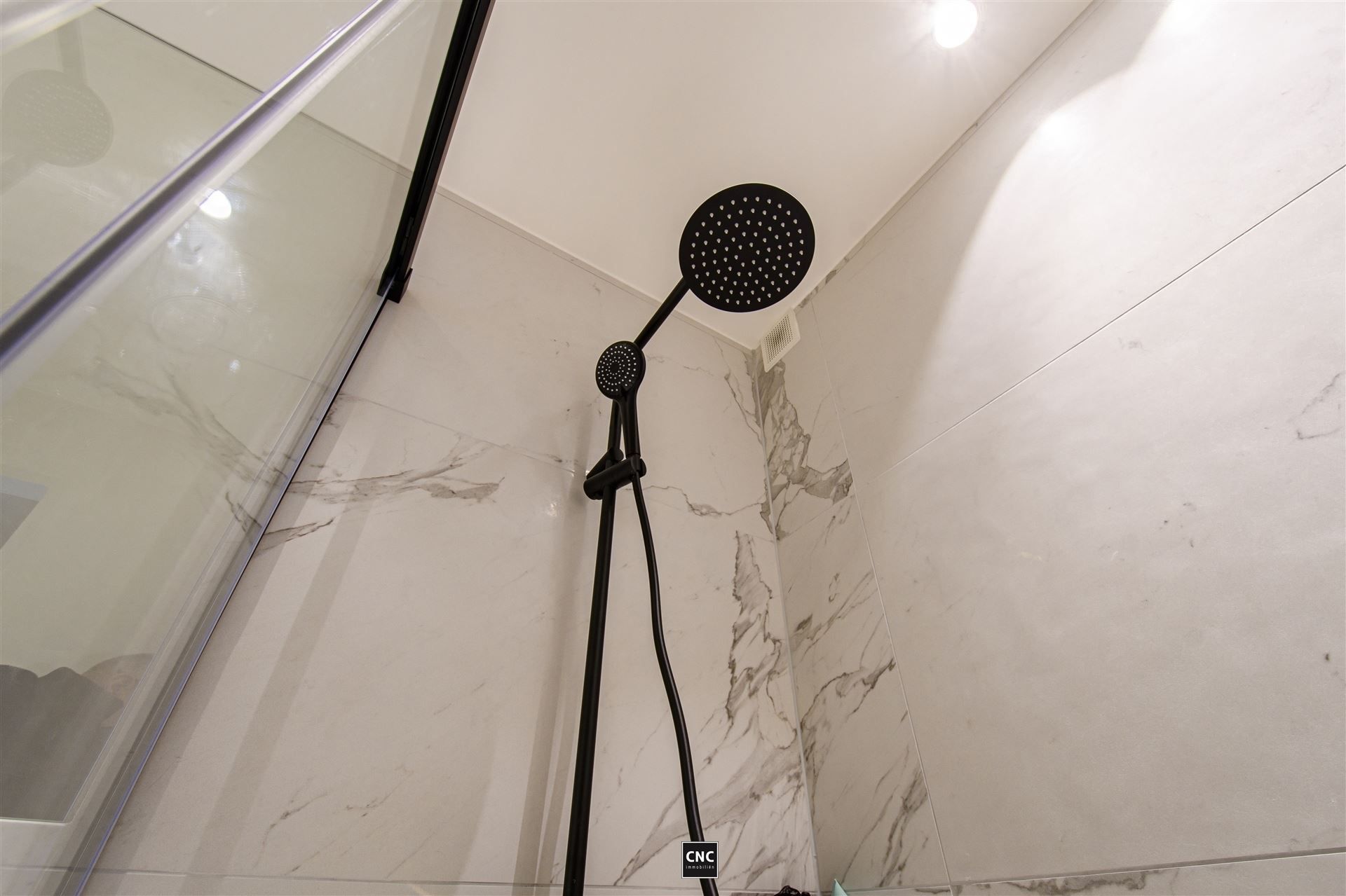 Prachtig gerenoveerd hoekappartement in het hart van Knokke foto 6