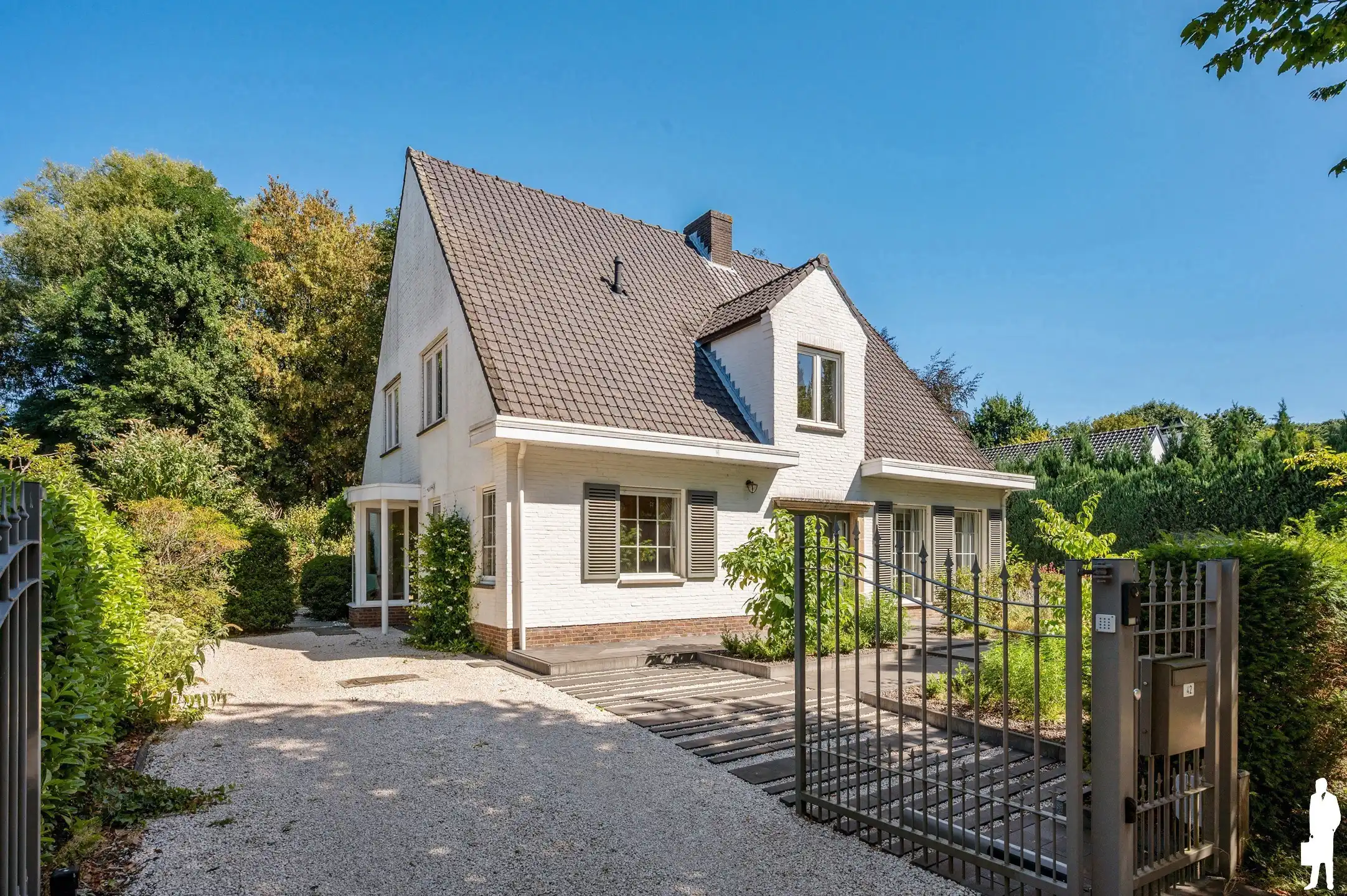 Rustig gelegen villa in het groene Mariaburg te Brasschaat! foto {{pictureIndex}}