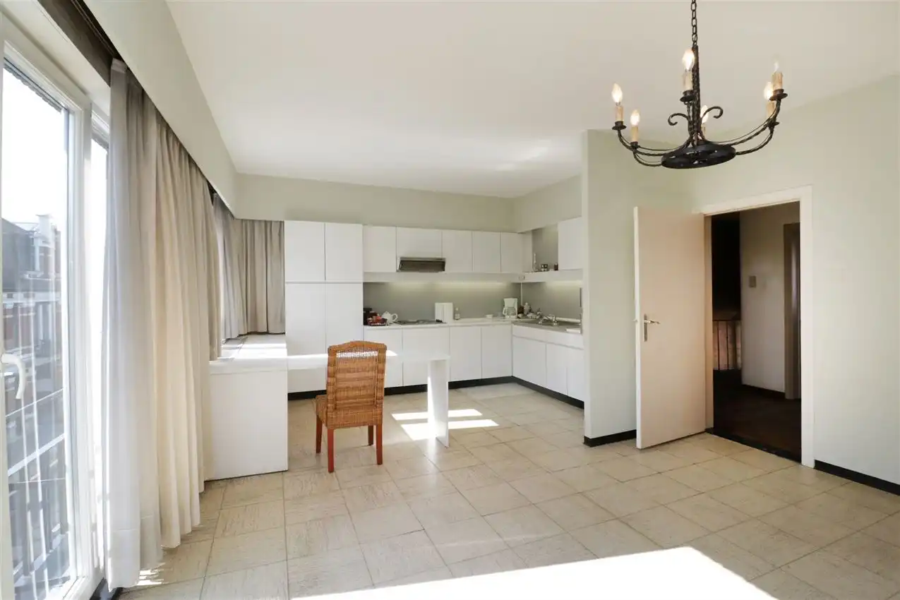 Ruime duplex, twee slaapkamers,  in volle centrum foto 4