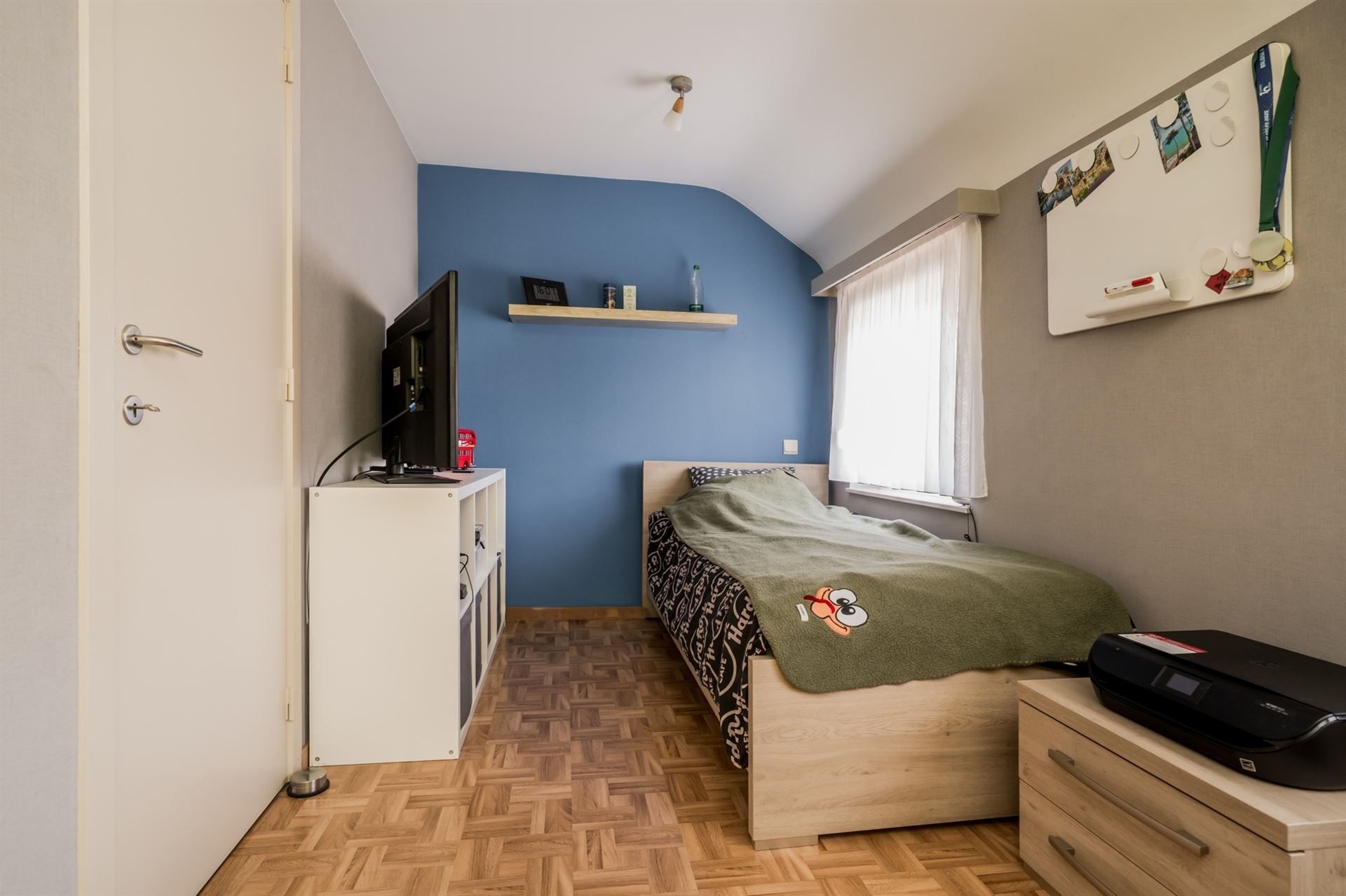 Rustig gelegen gezinswoning met 3 slpks en tuin. foto 13