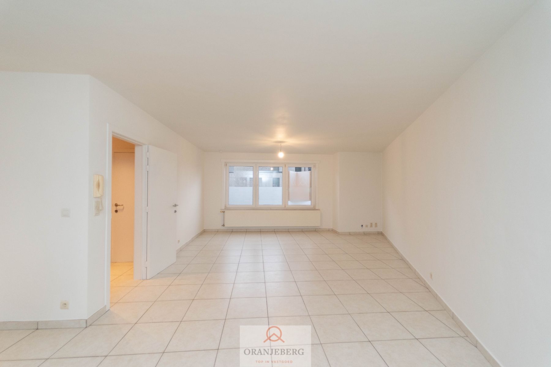 Lichtrijke bel-étage woning met garage en tuin te Lievegem - Waarschoot foto 3