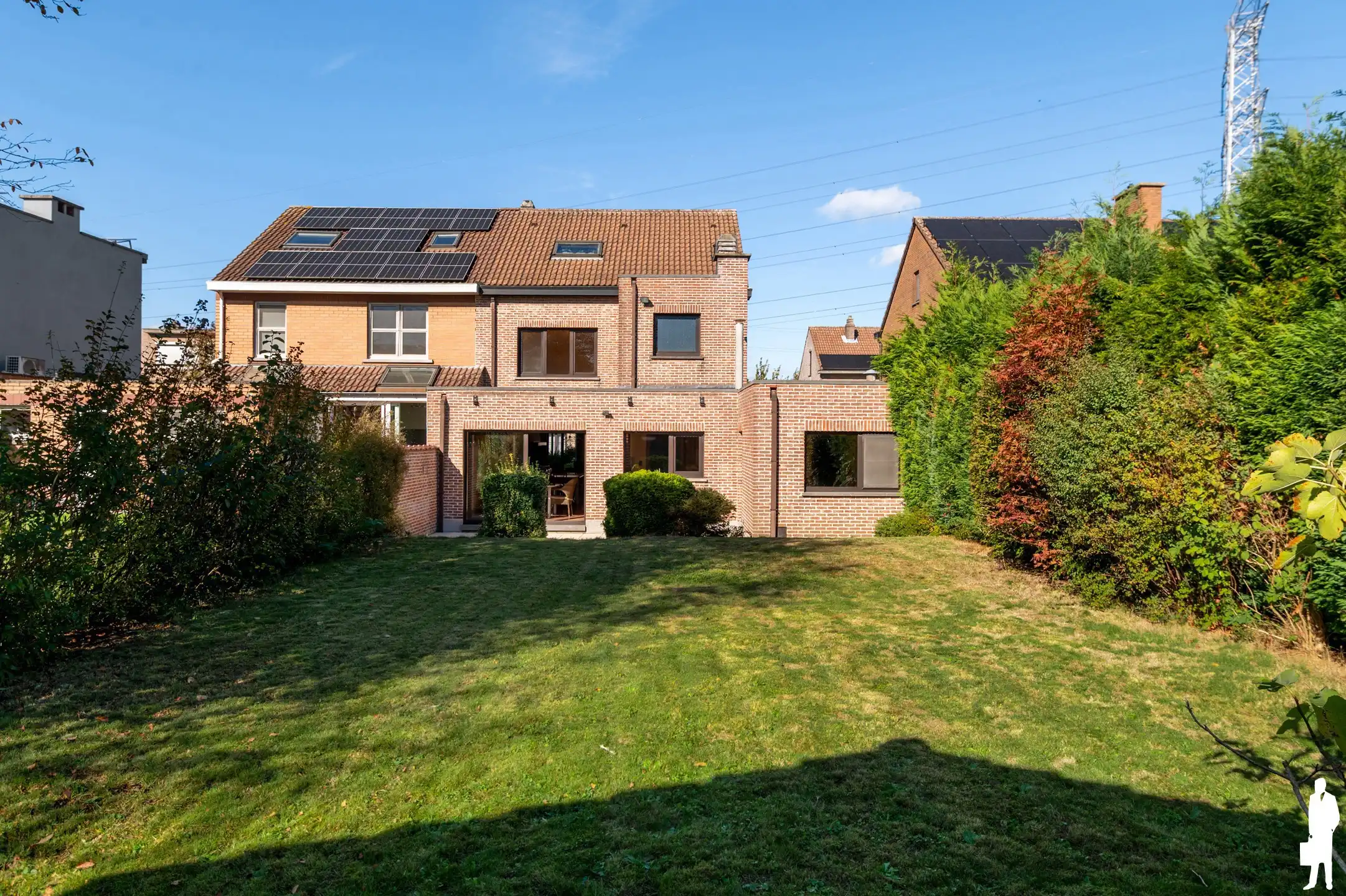 Te renoveren woning met zuid tuin in doodlopende straat foto {{pictureIndex}}
