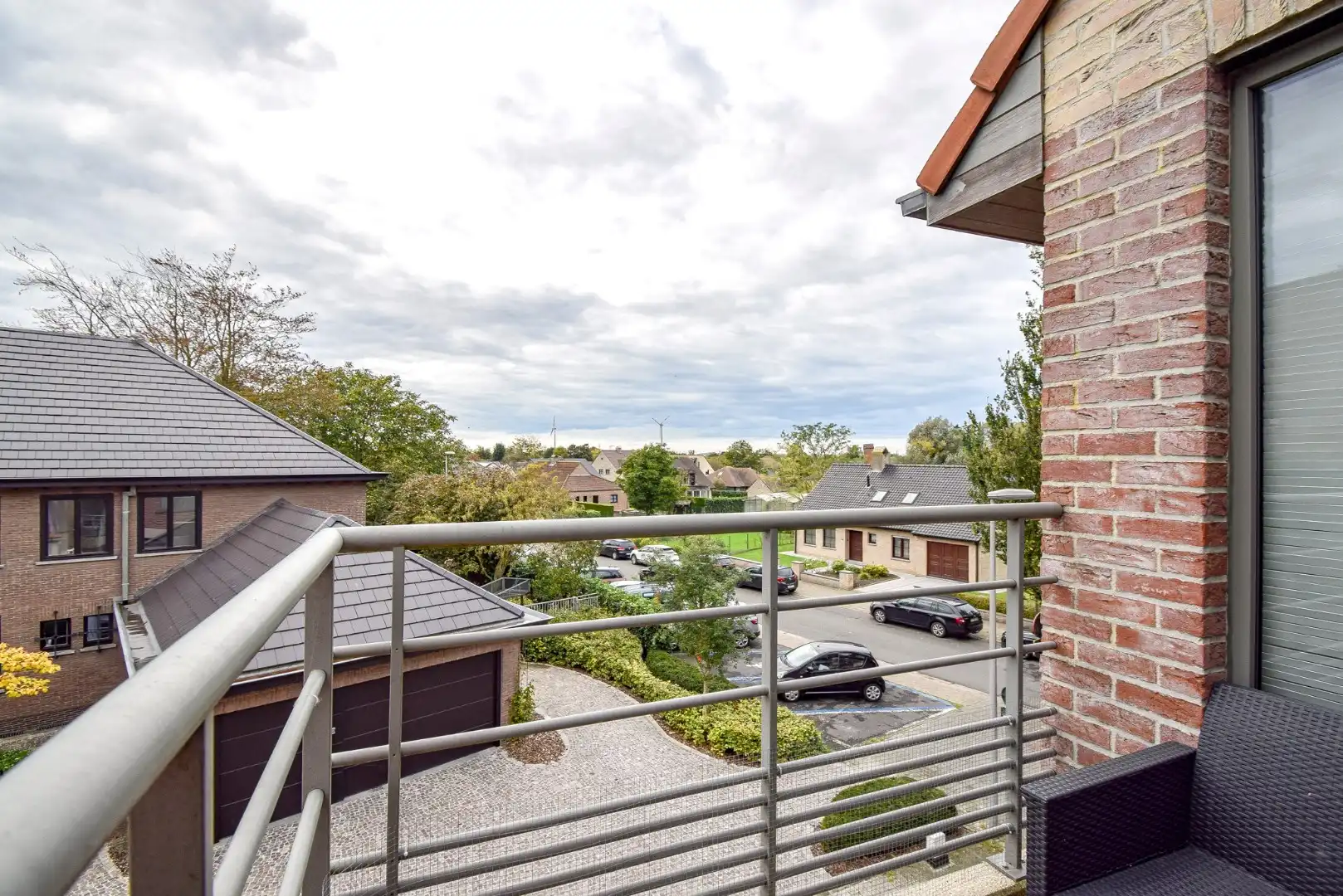 Instapklaar en ruim tweeslaapkamerappartement  in het centrum van Gistel foto 10