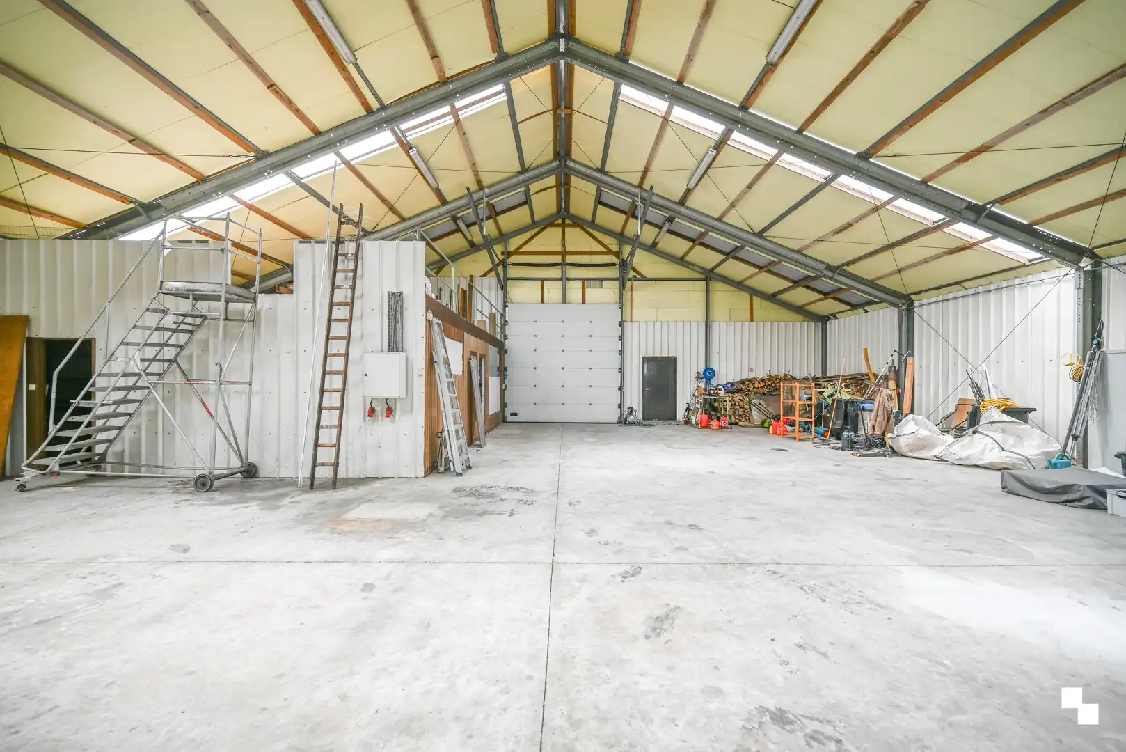Woning met loods in Oostrozebeke foto 34