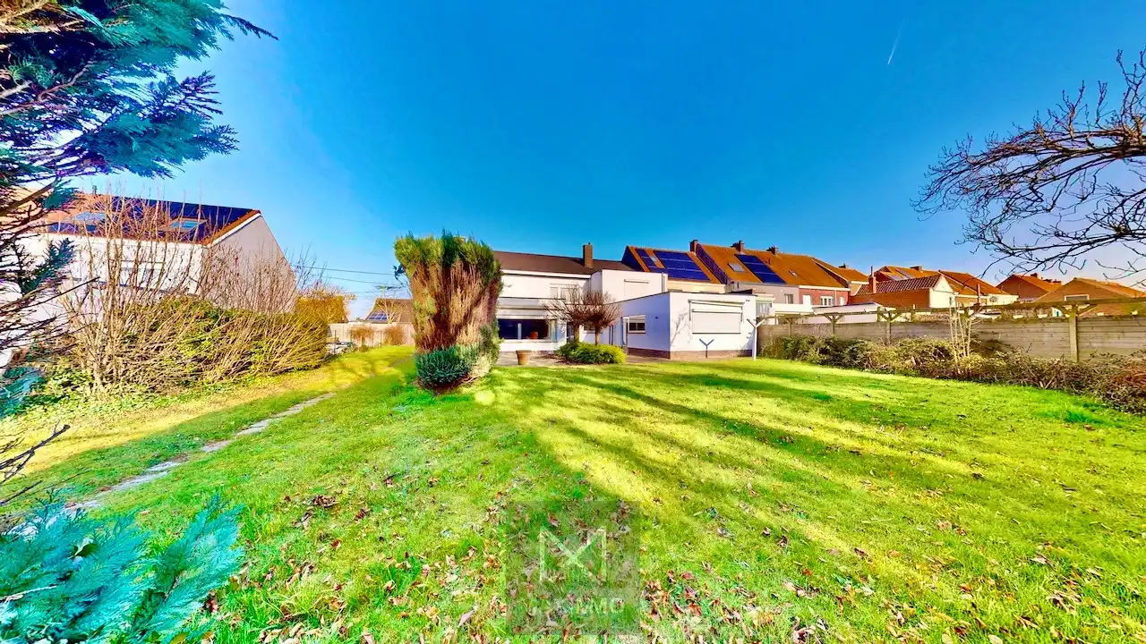 Instapklare gezinswoning met 3 slaapkamers, dubbele garage, ruim atelier en zonnige tuin in Rekkem foto 19
