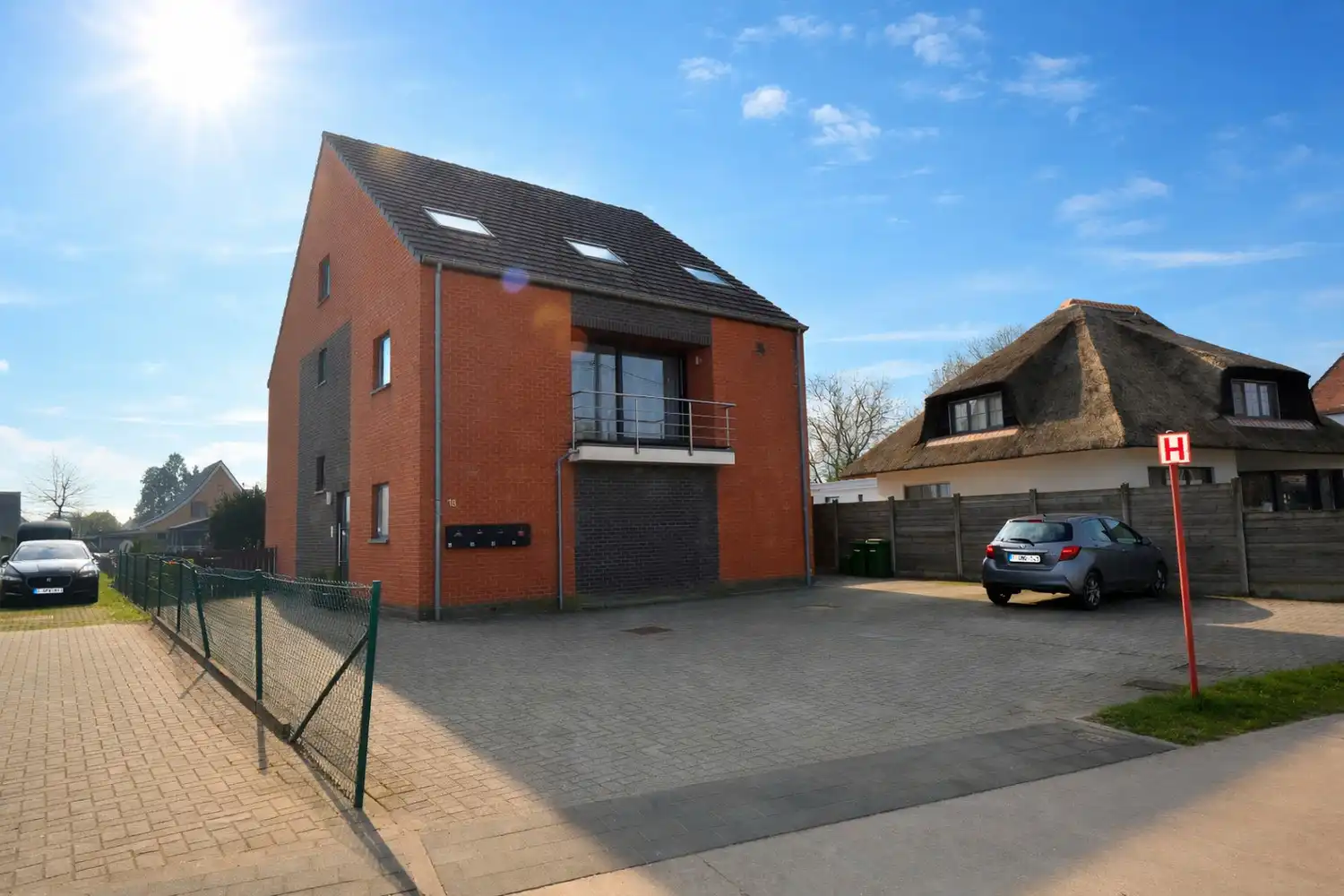 TOF DAKAPP. MET 2 SLK, TERRAS EN PARKING! foto {{pictureIndex}}