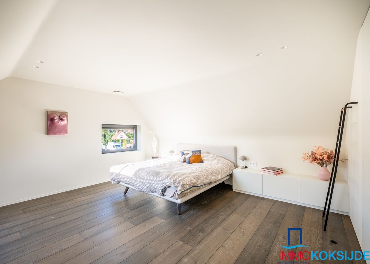Luxueus gerenoveerde villa met 5 slaapkamers, residentieel gelegen op toplocatie in Sint-Idesbald. foto 34