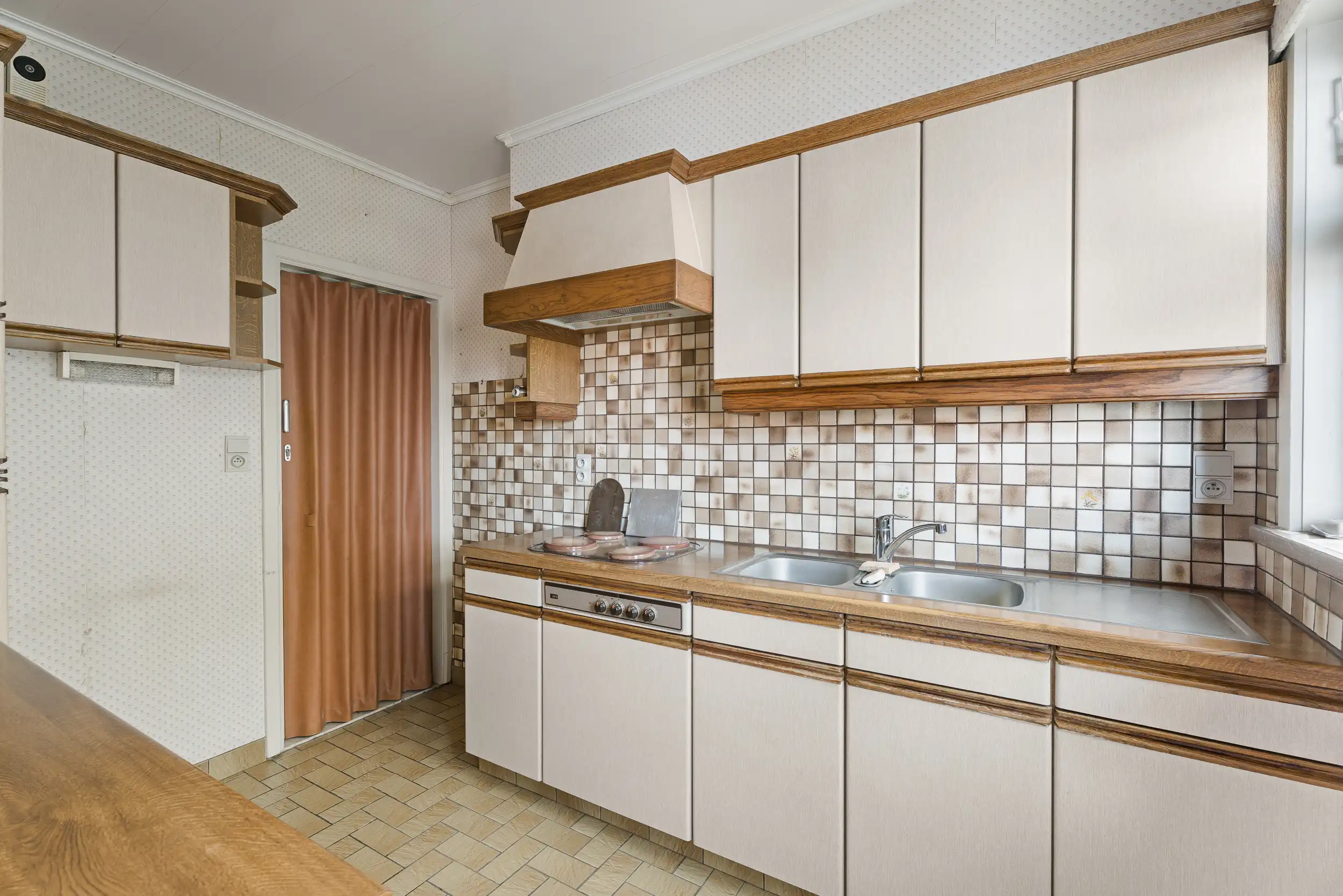 Karaktervolle woning met zonnige tuin in uniek Machelen foto 6