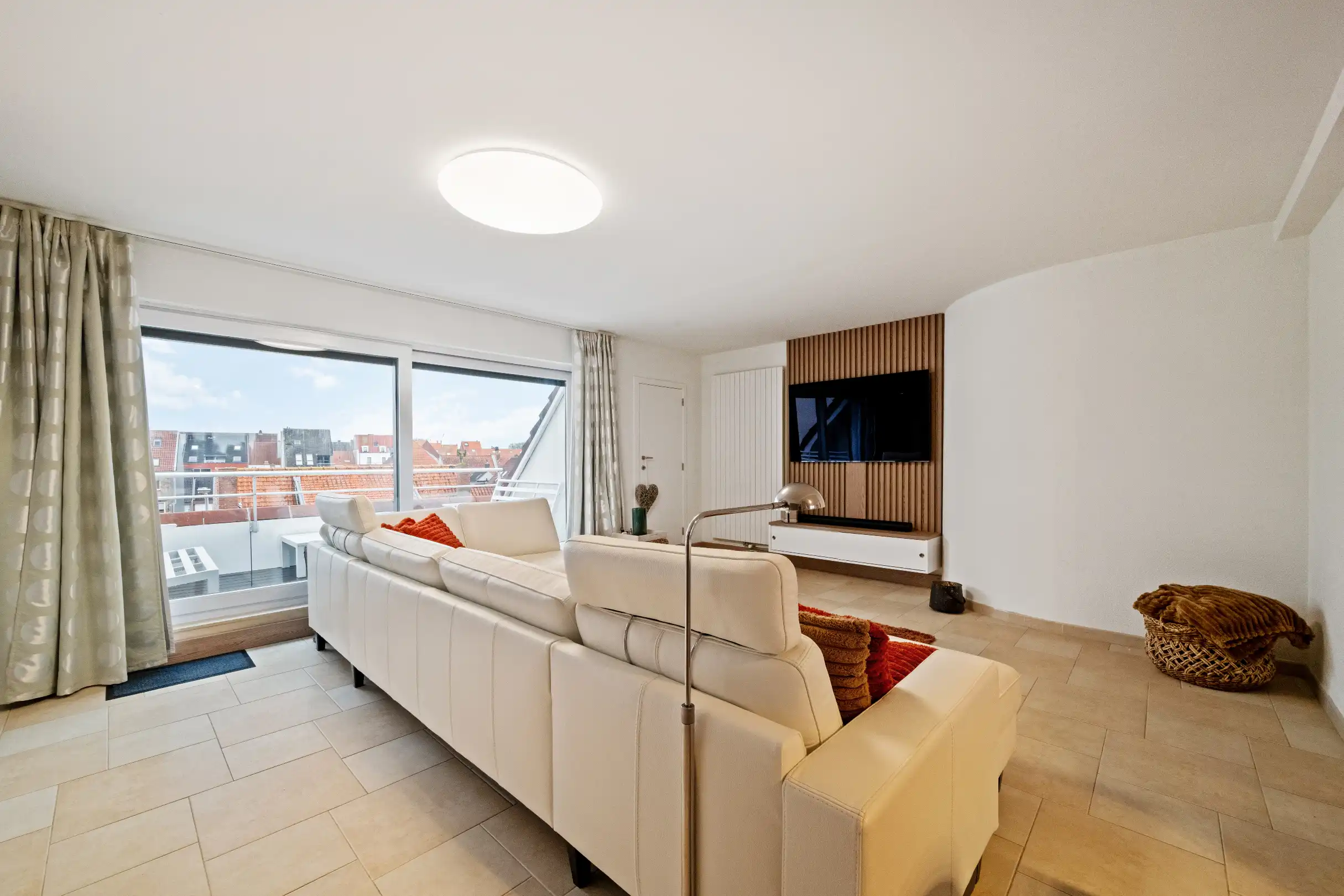 Groot duplex-appartement met 2 terrassen te Heist foto 2