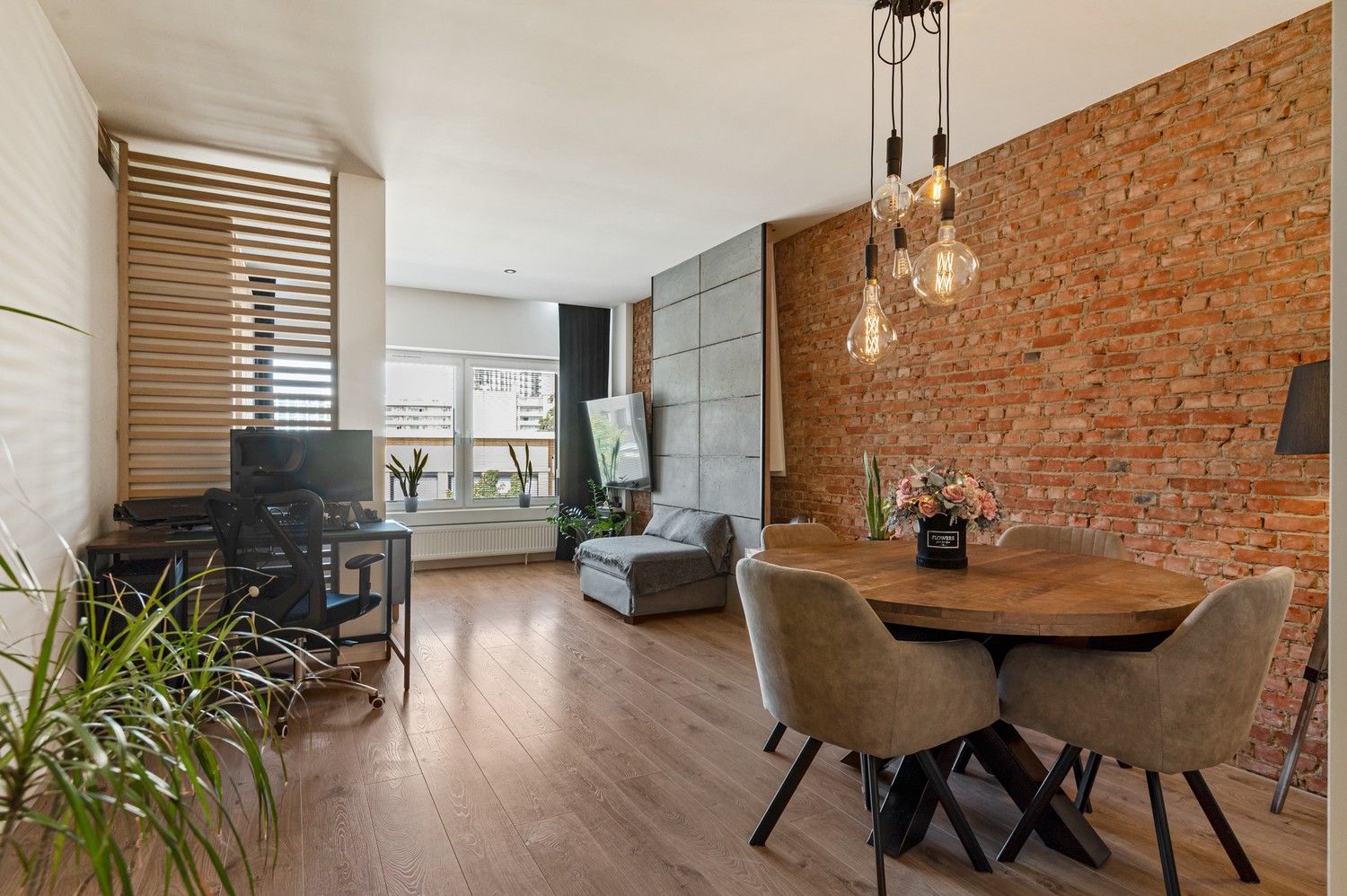 Hoofdfoto van de publicatie: Appartement met 2 slaapkamers en terras te koop in Borgerhout!